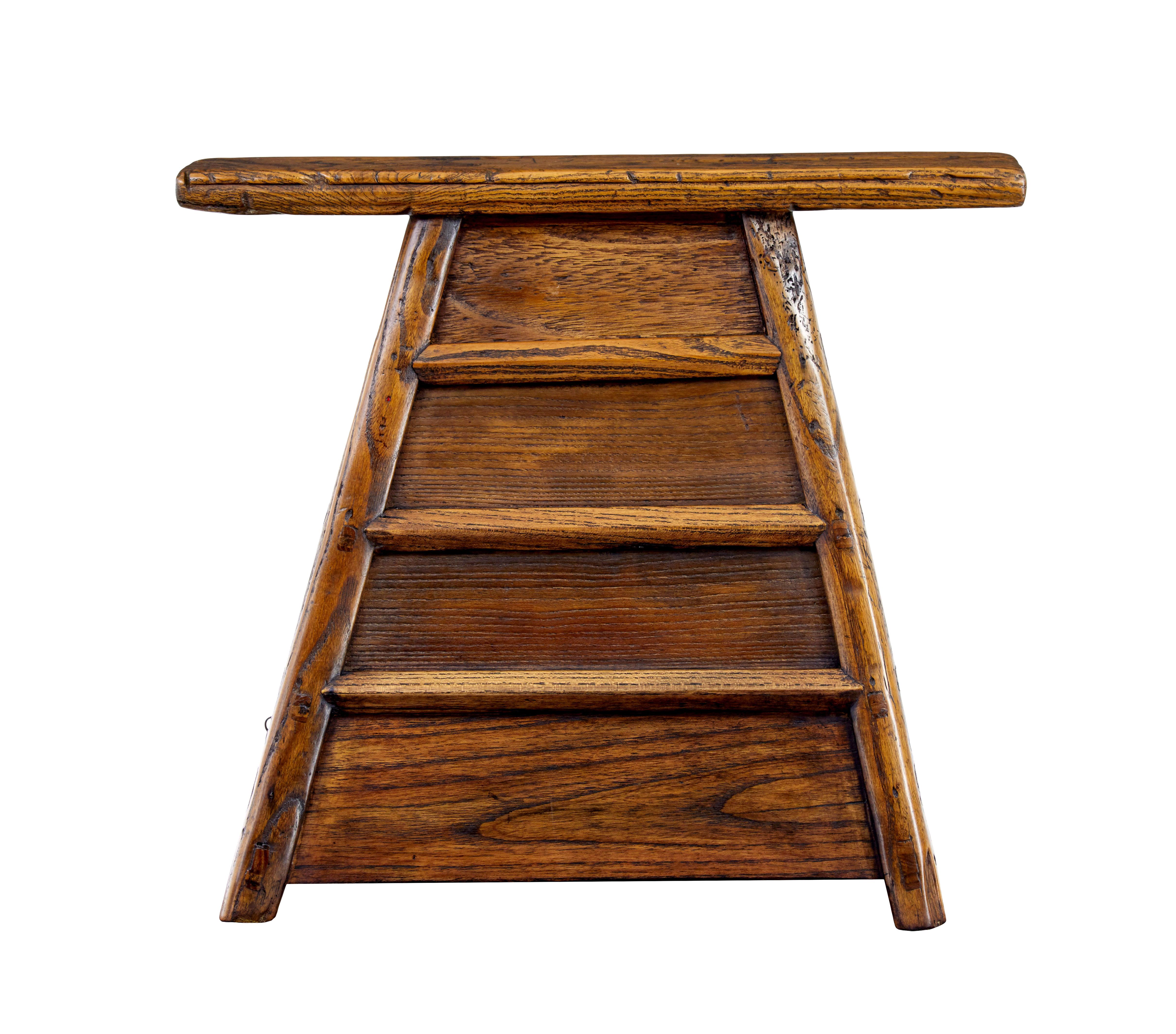 Small 19th century elm decorative table top chest In Good Condition For Sale In Debenham, Suffolk
