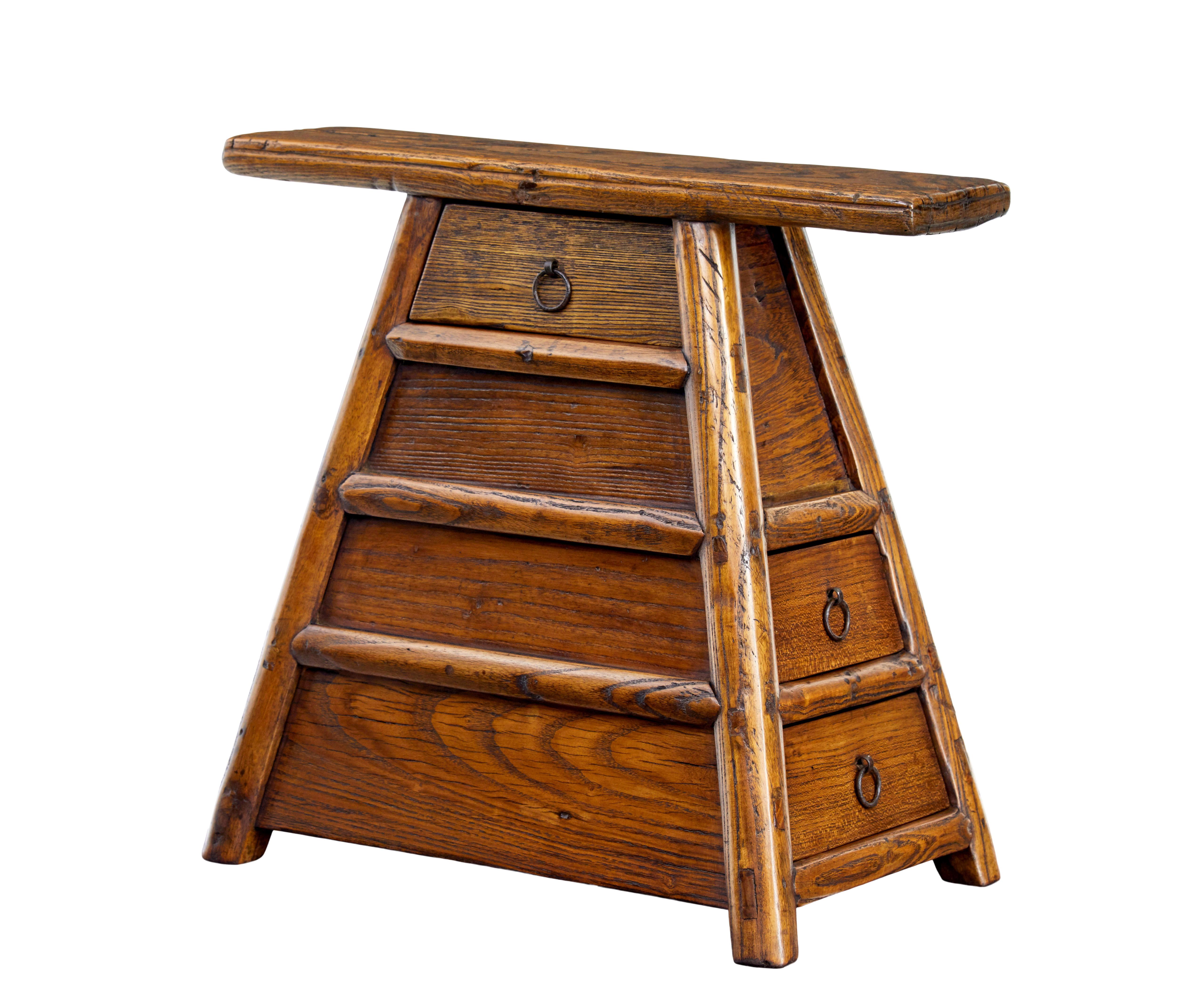 Elm Small 19th century elm decorative table top chest For Sale