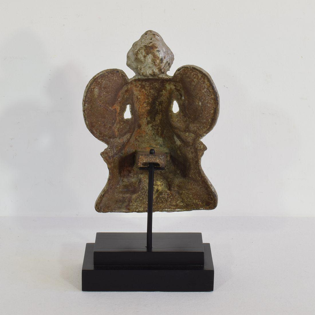 Small 19th Century French Cast Iron Angel In Good Condition In Buisson, FR