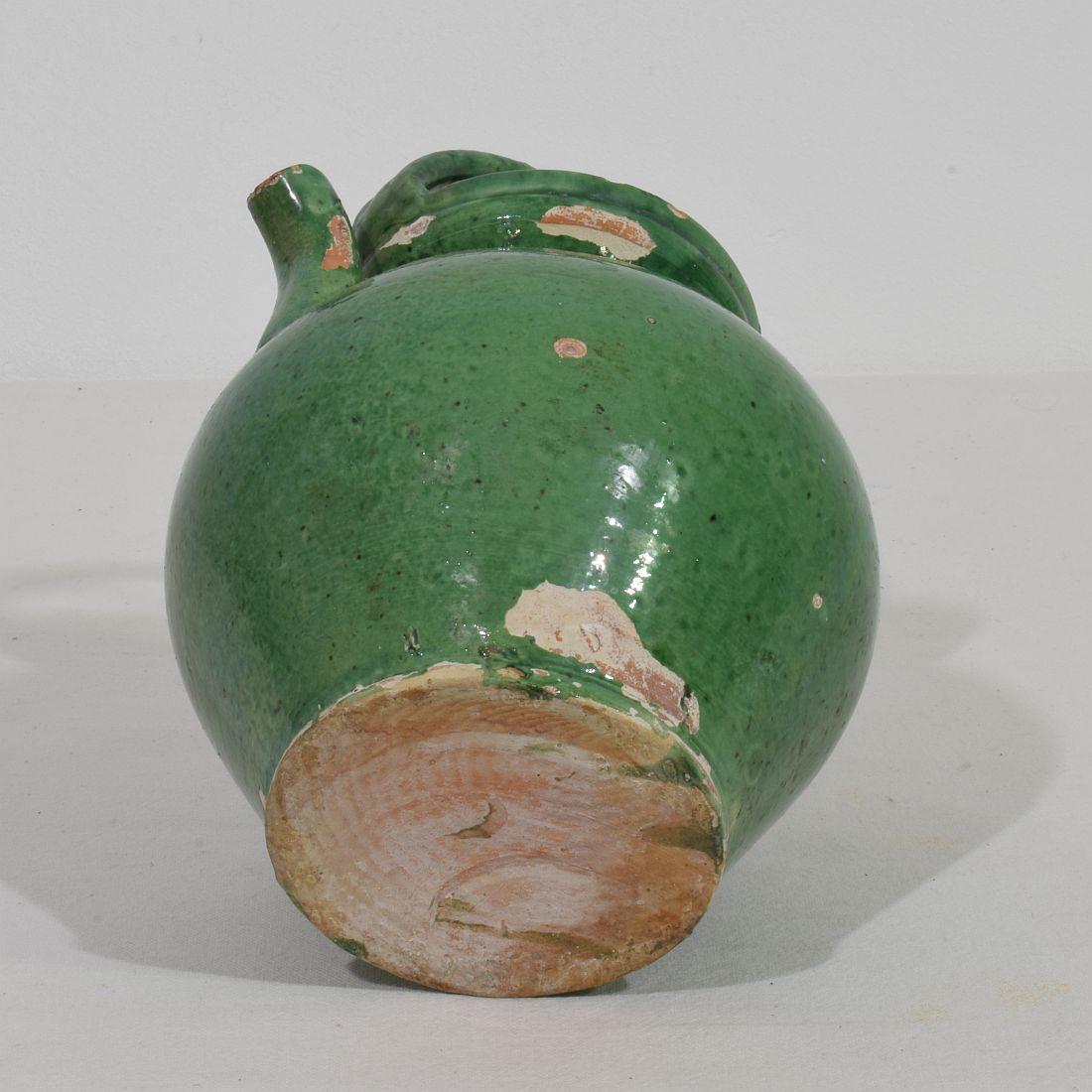 Französischer grüner glasierter Terrakotta-Krug oder Wasserkrug aus dem 19. Jahrhundert im Angebot 5