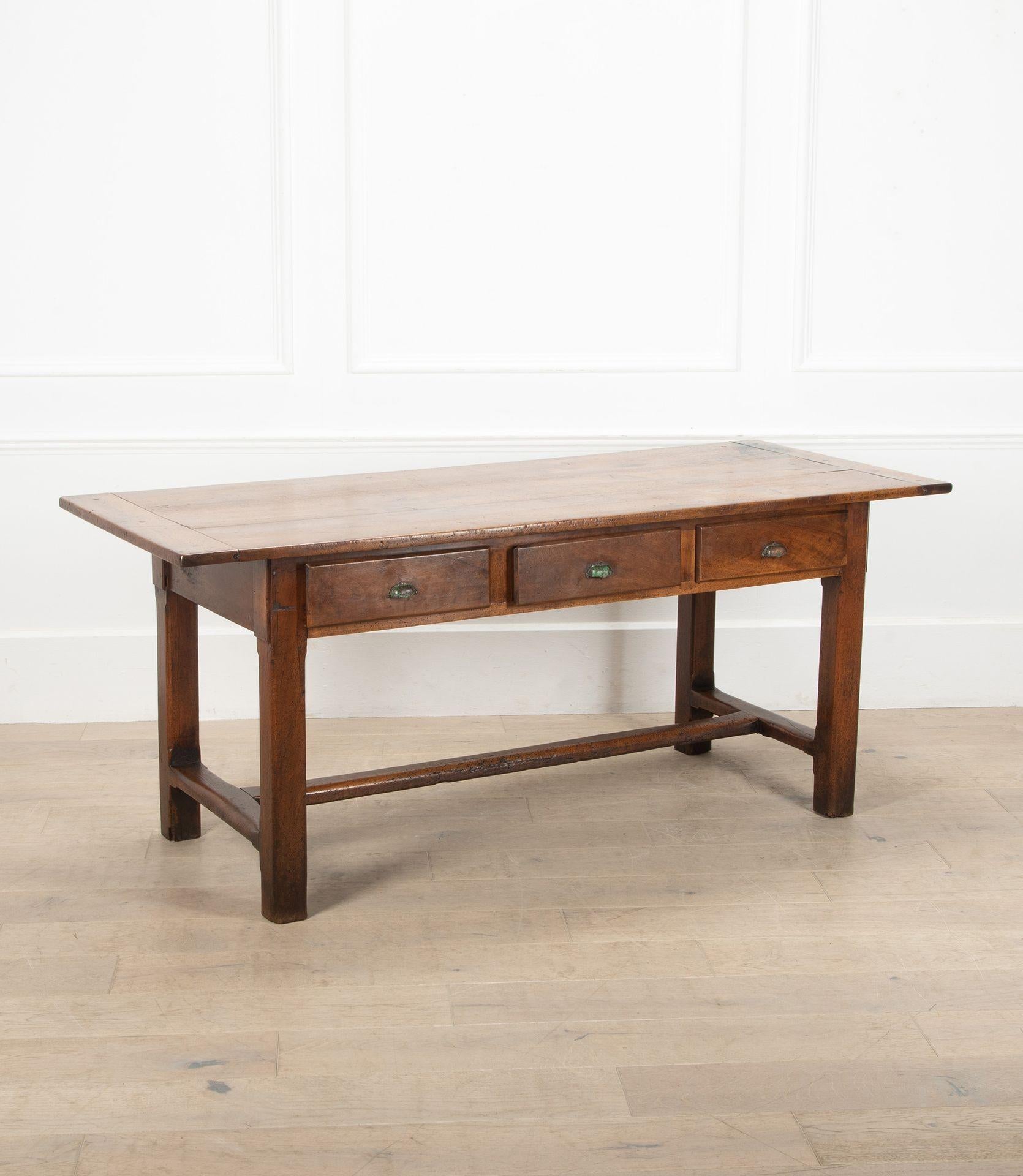 Small 19th Century French Walnut Drapers Table In Good Condition For Sale In Gloucestershire, GB