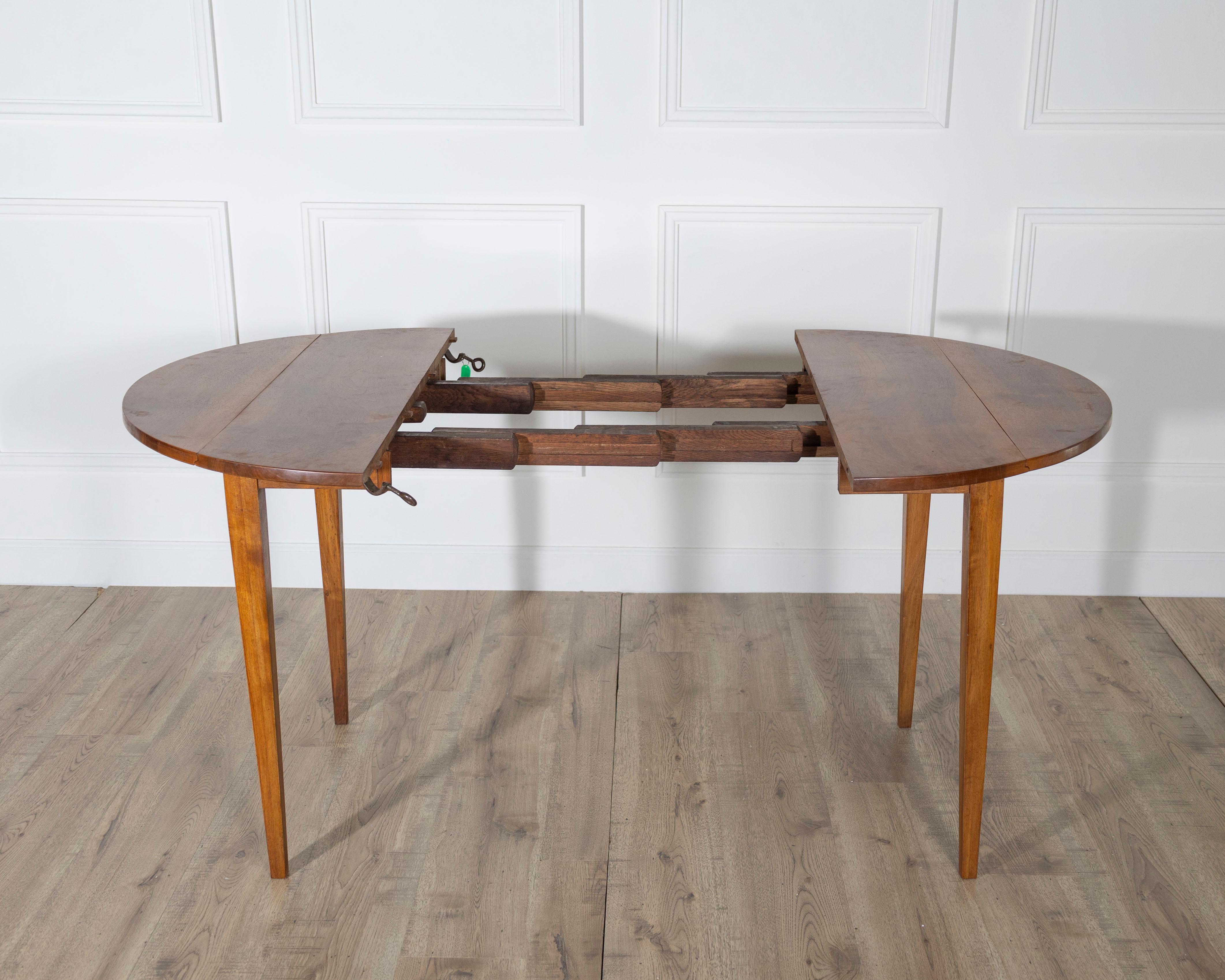 Small 19th Century French Walnut Extension Dining Table with One Leaf For Sale 3