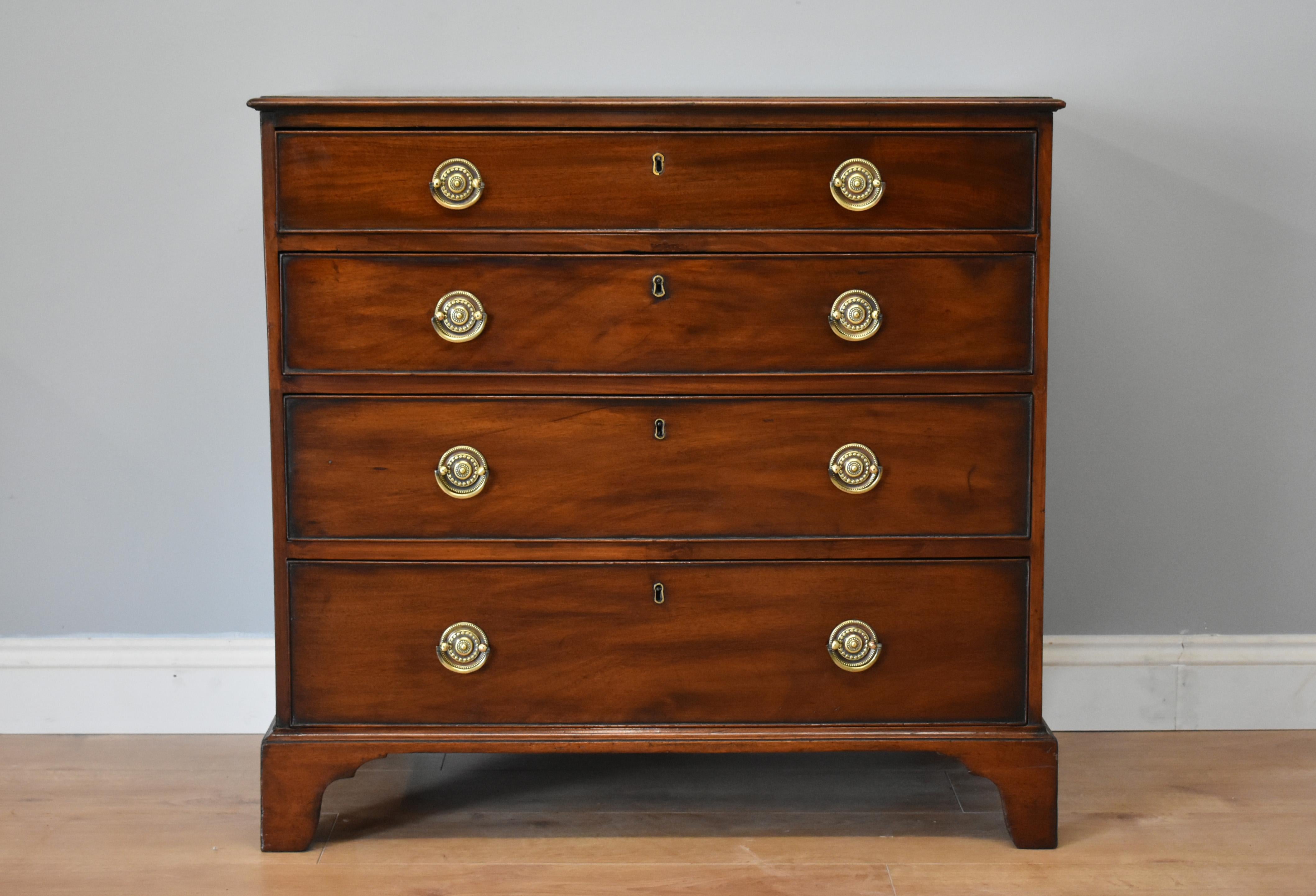For sale is a good quality George III mahogany chest of drawers. Having four graduated drawers, each with brass ring handles, standing on bracket feet. The chest is in excellent condition.

Measures: Width 34