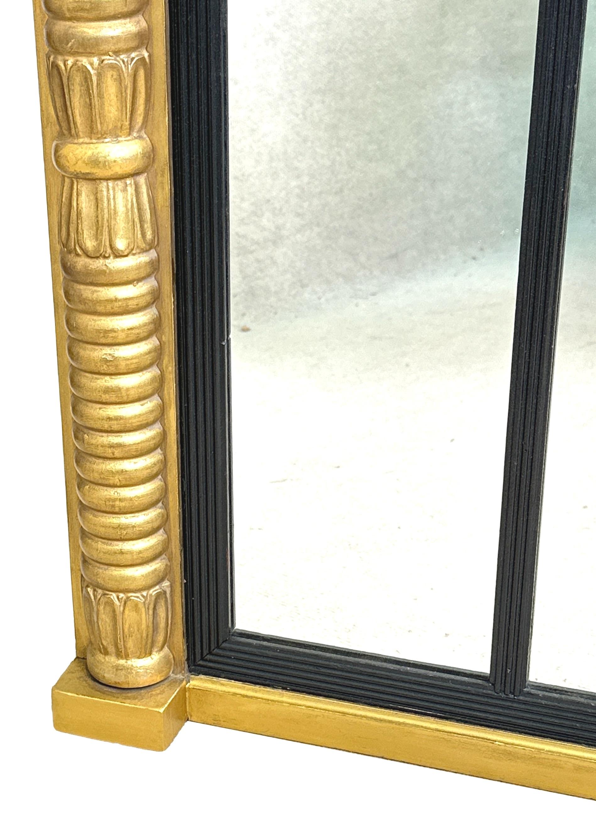 Anglais Petit miroir à trumeau doré du 19e siècle en vente