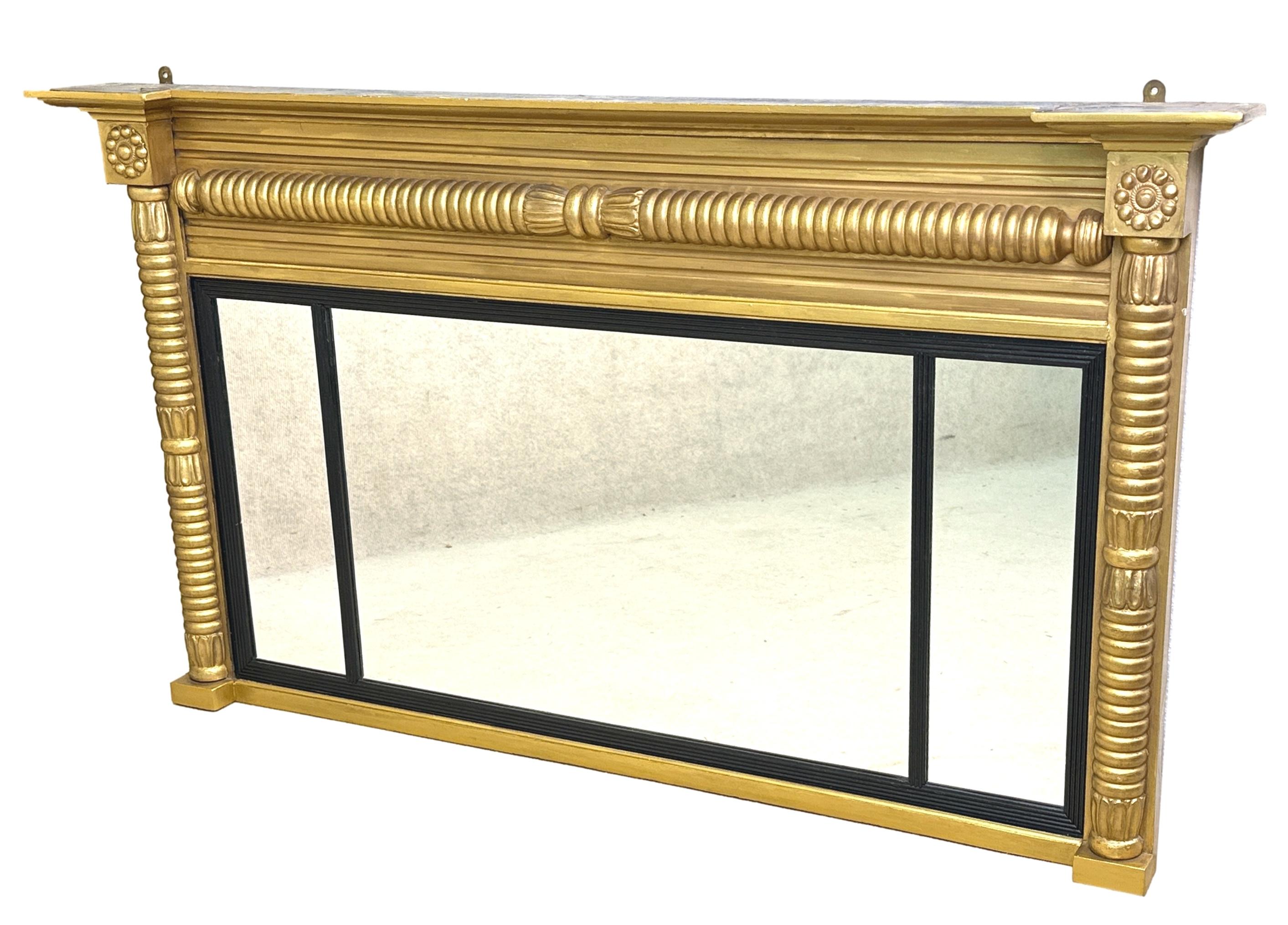Petit miroir à trumeau doré du 19e siècle en vente 2
