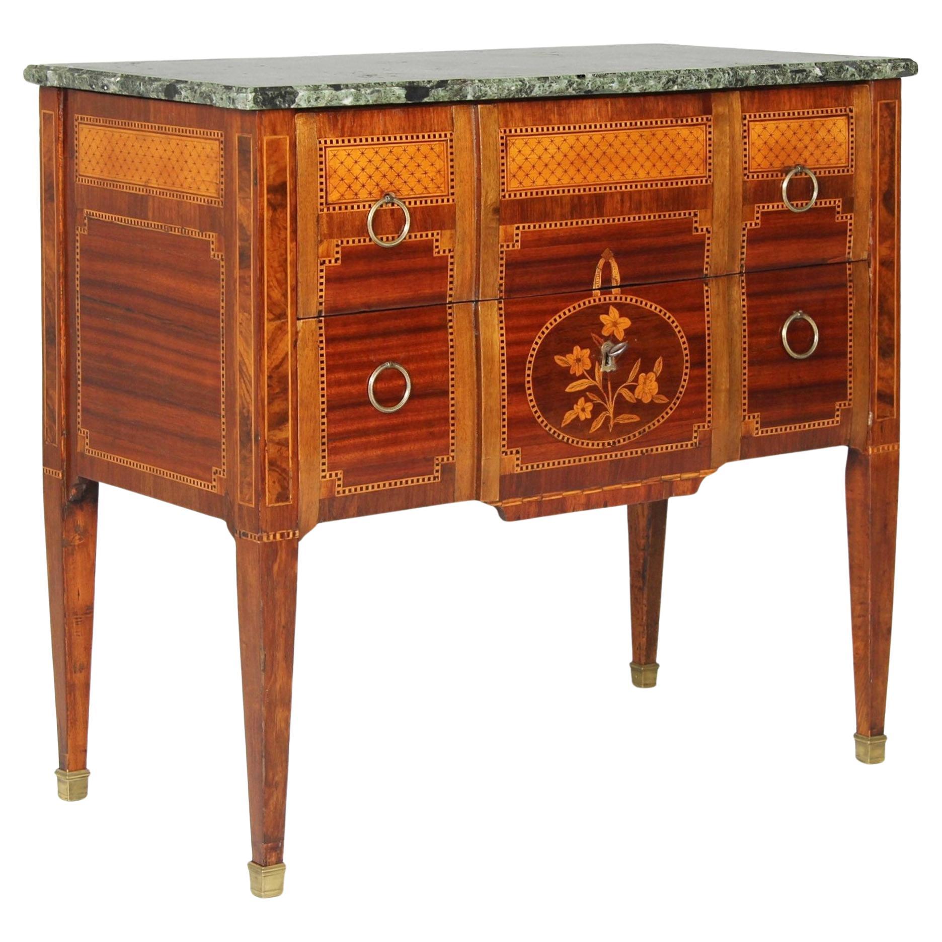 Kleine Kommode im Louis-XVI-Stil des 19. Jahrhunderts, Intarsien, Marmor