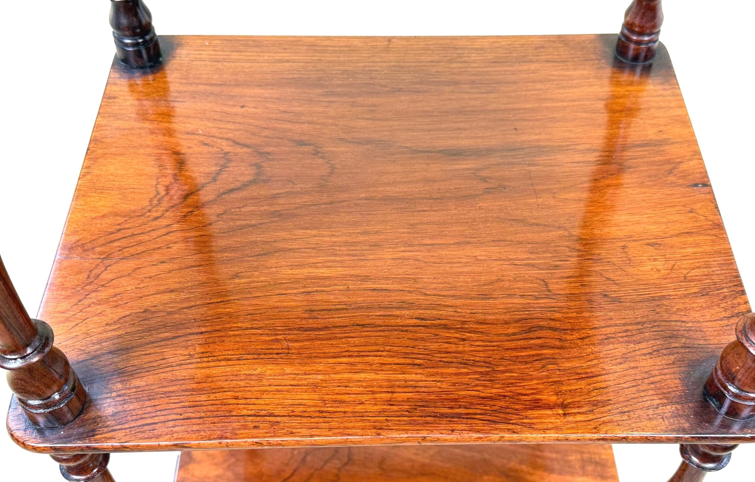 Inglese Small 19th Century Rosewood Whatnot in vendita