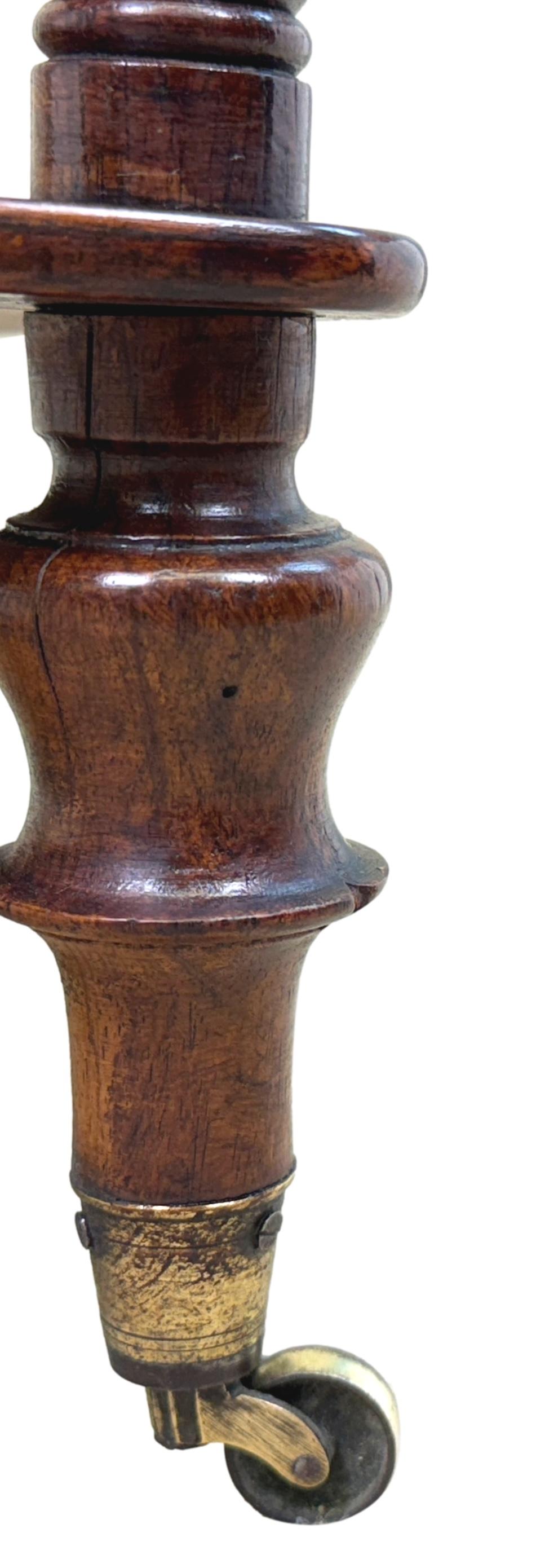 Small 19th Century Rosewood Whatnot in vendita 2