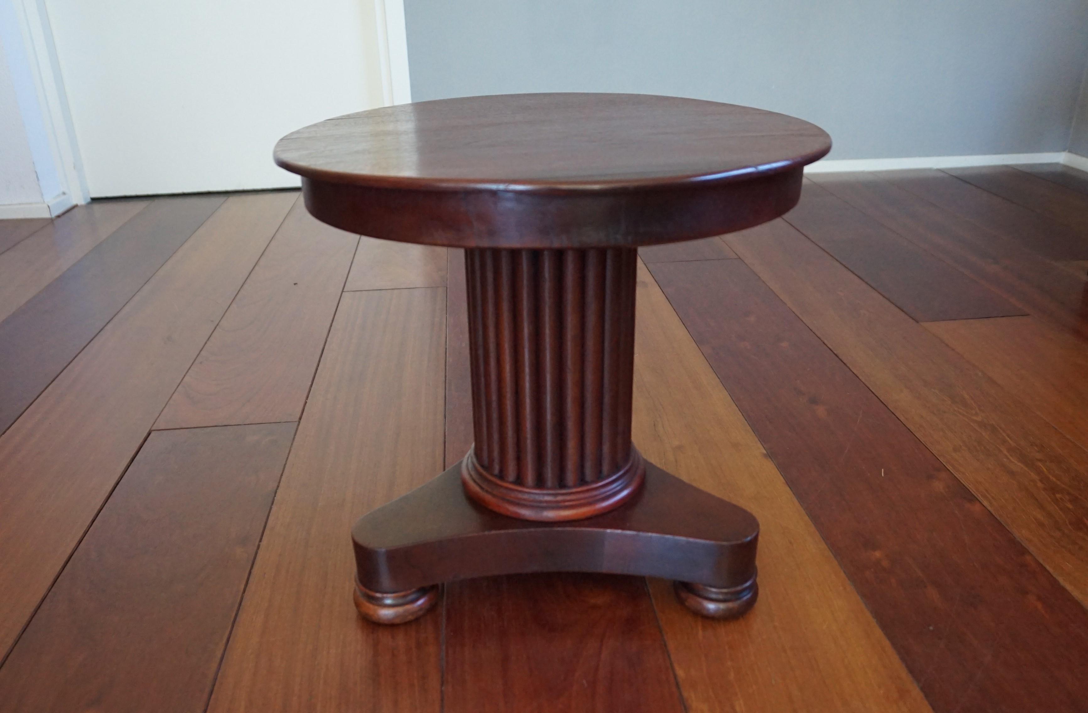 Stunning 19th Century Solid Mahogany Round End Table / Wine Table / Plant Stand 2