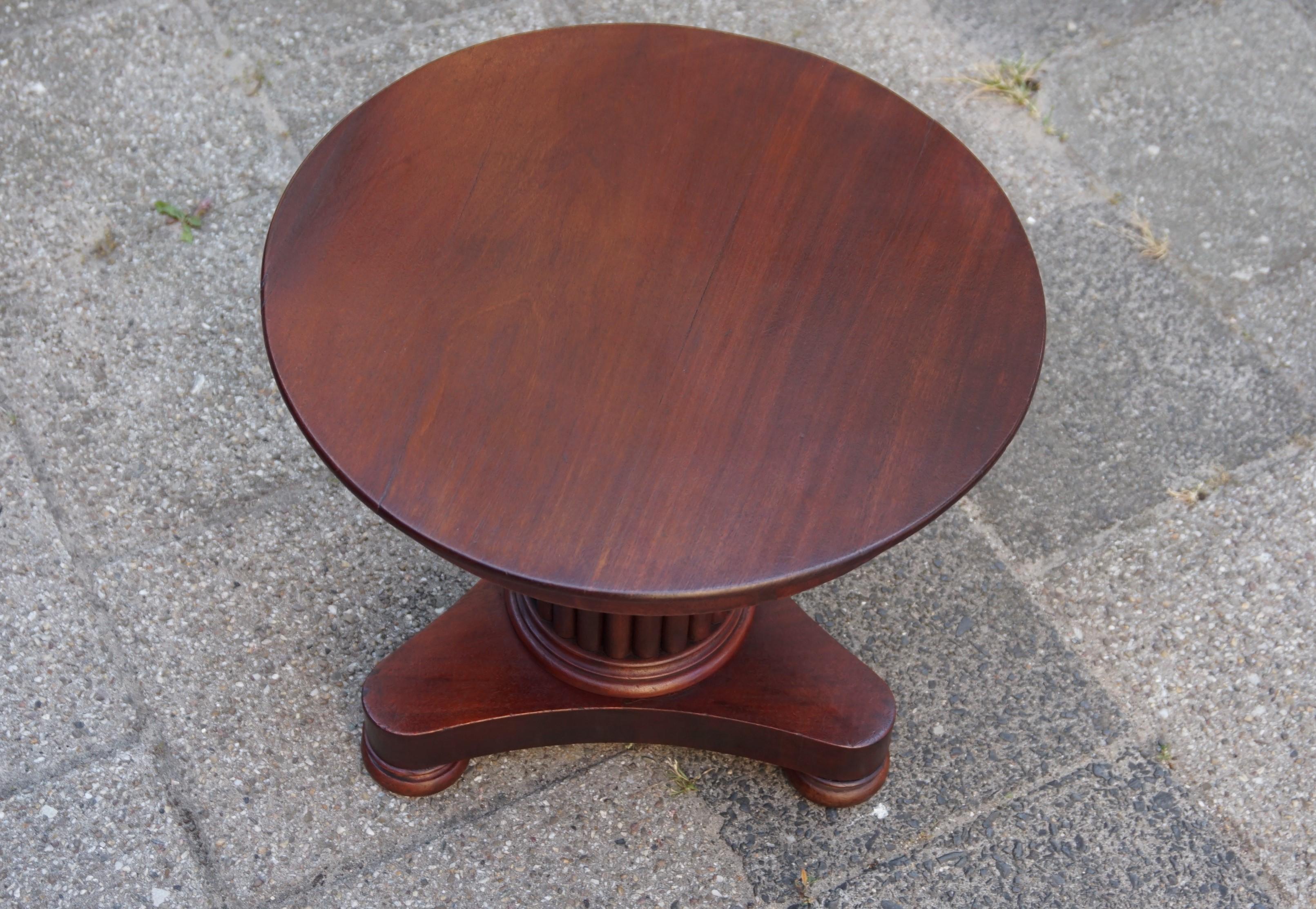 Stunning 19th Century Solid Mahogany Round End Table / Wine Table / Plant Stand 4