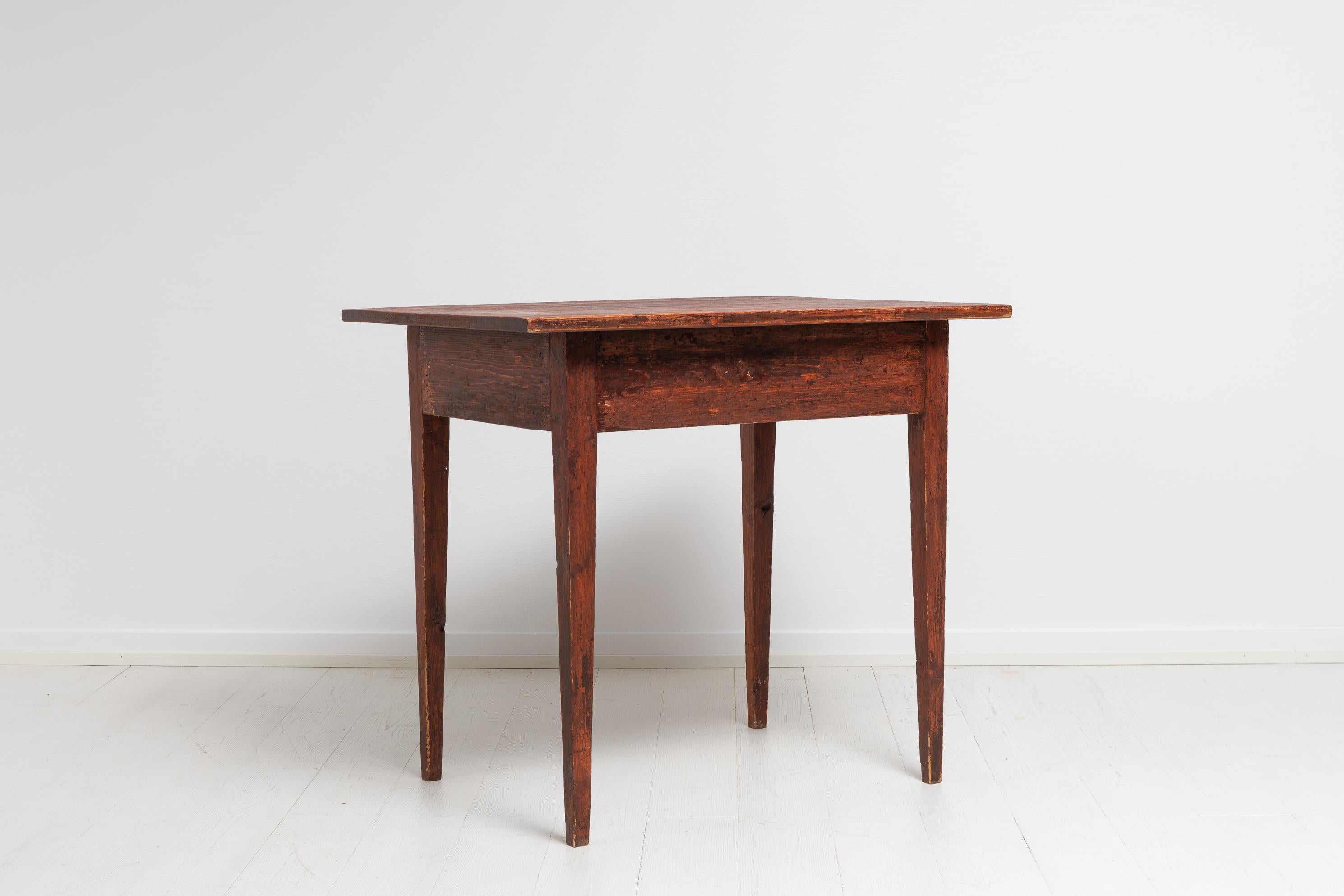 Petite table suédoise de style gustavien du 19ème siècle Bon état - En vente à Kramfors, SE