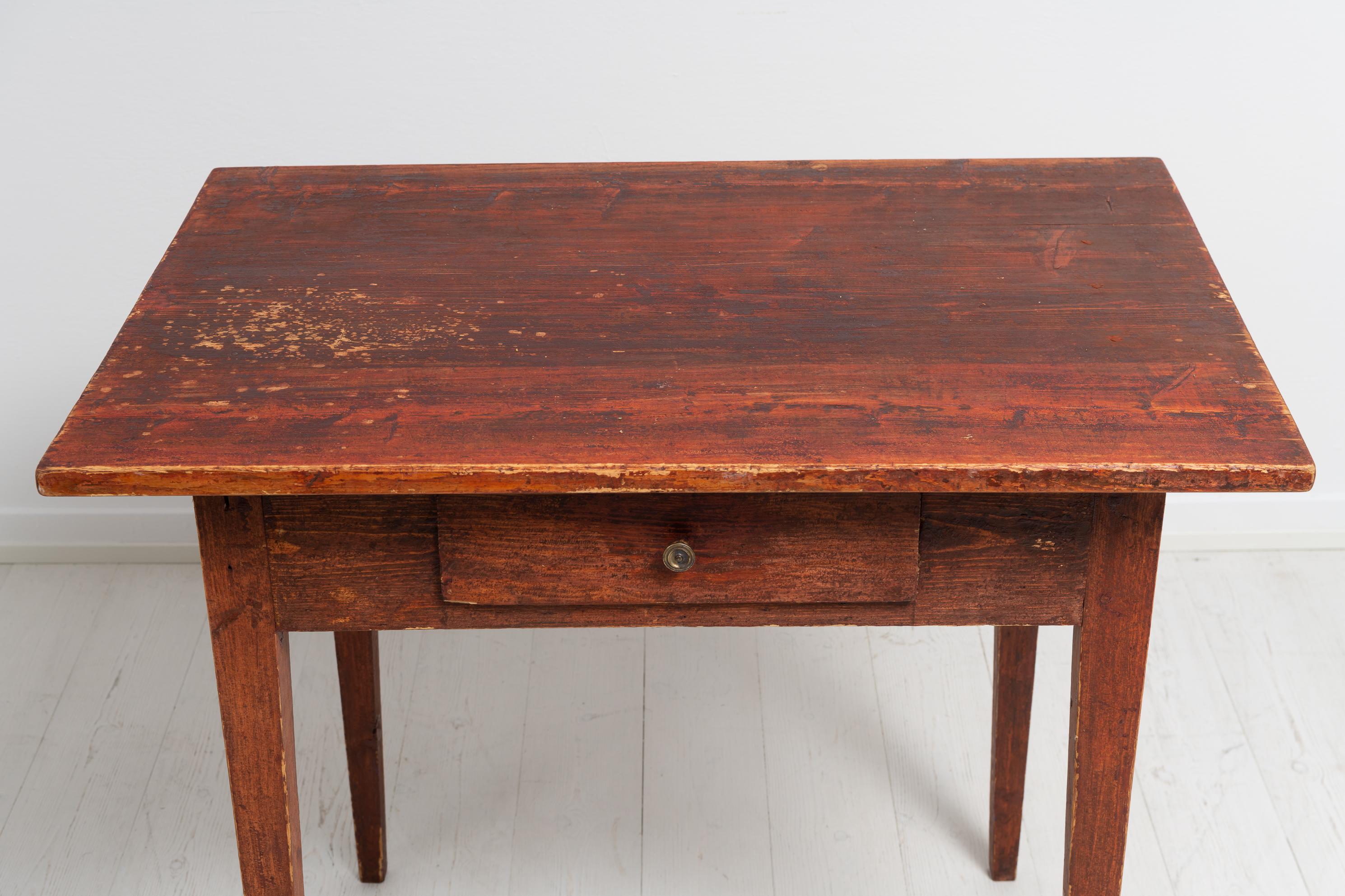 Pin Petite table suédoise de style gustavien du 19ème siècle en vente