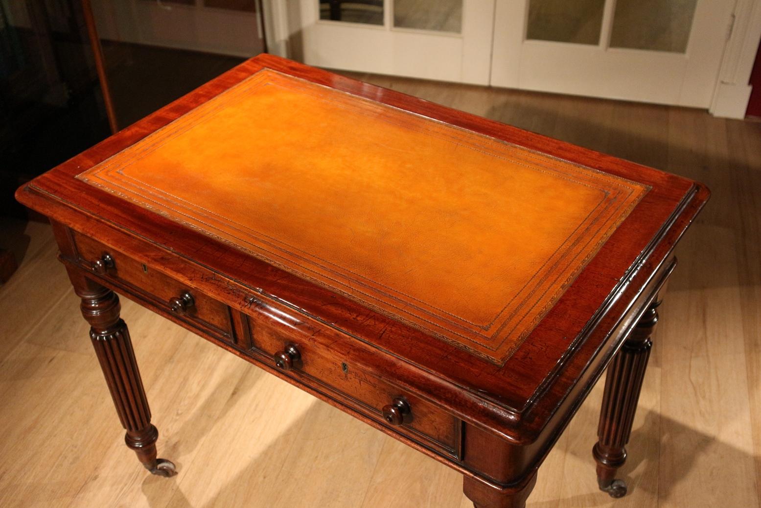 Mid-19th Century Small 19th Century Victorian Mahogany Writing Table