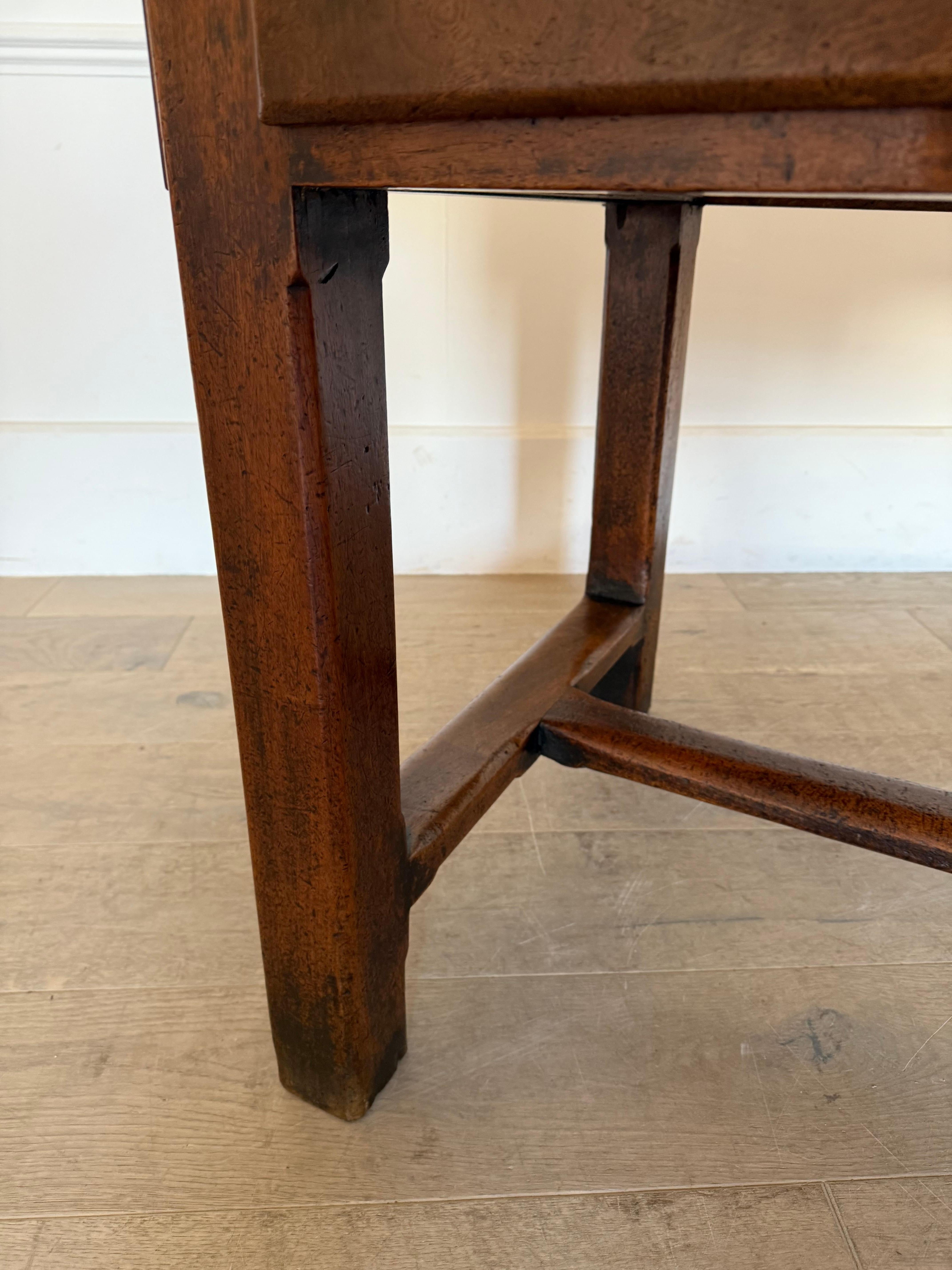 Small 19th century walnut drapers table / work table For Sale 12