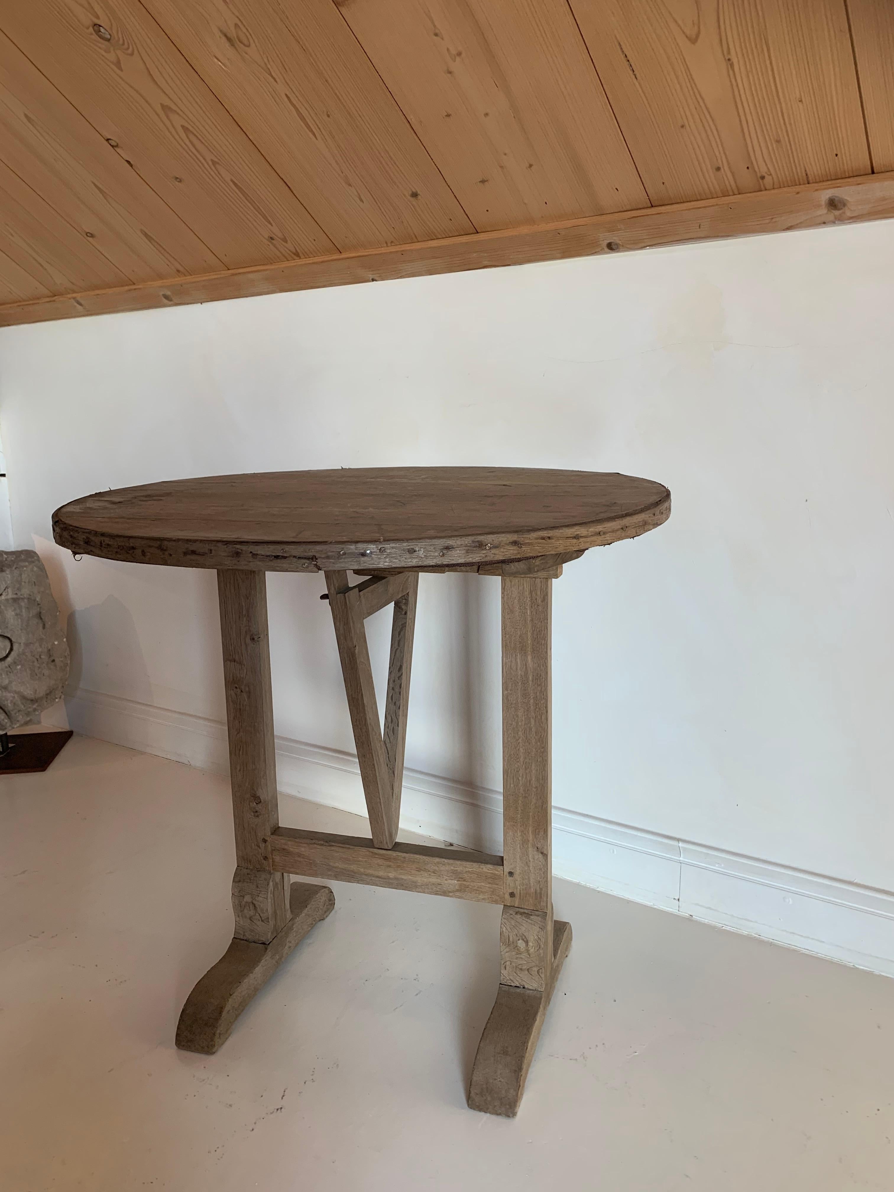Small 19th Century Wine Table Vigneron In Good Condition In Vosselaar, BE