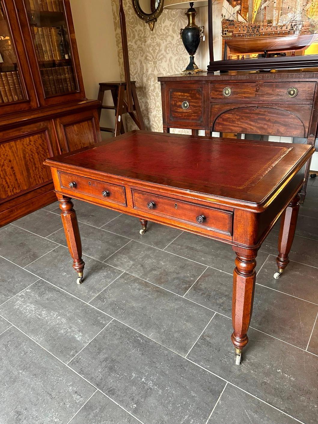 Small 19th Century writing table For Sale 1