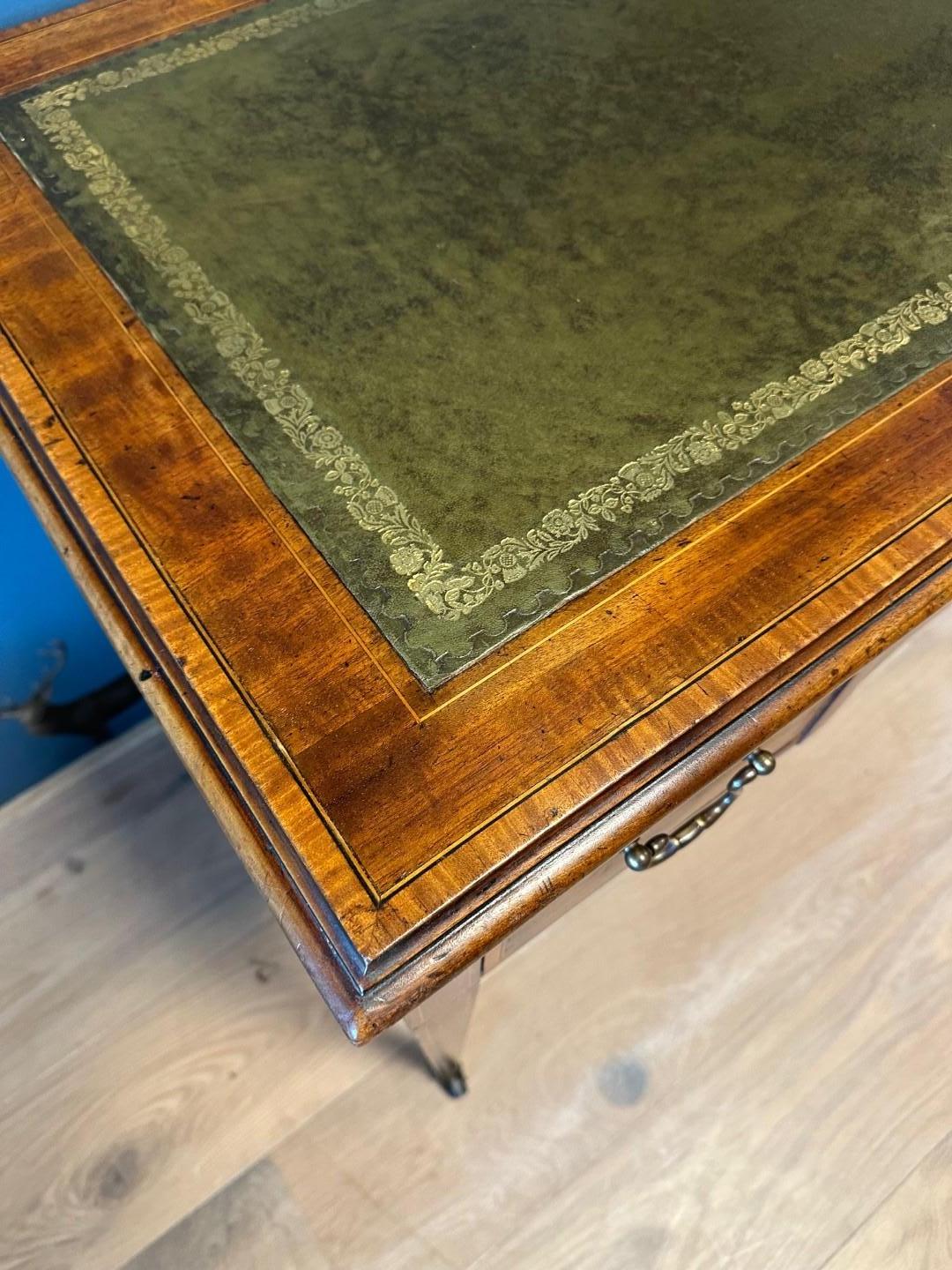 Small  19th century writing table with 3 drawers In Good Condition In Eindhoven, NL