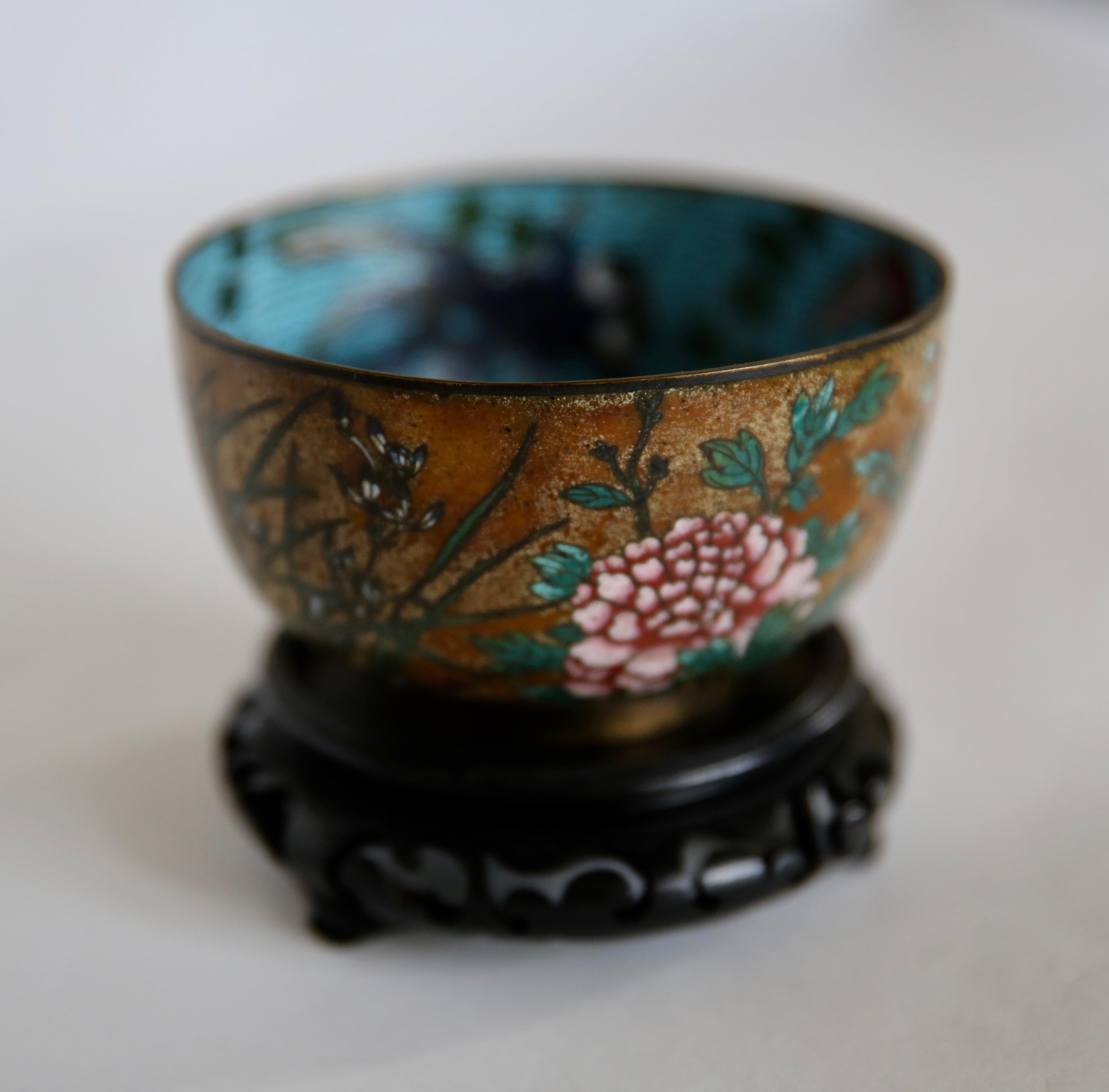 19th Century Small 19th Chinese Cloisonné Bowl with Fish Decor For Sale