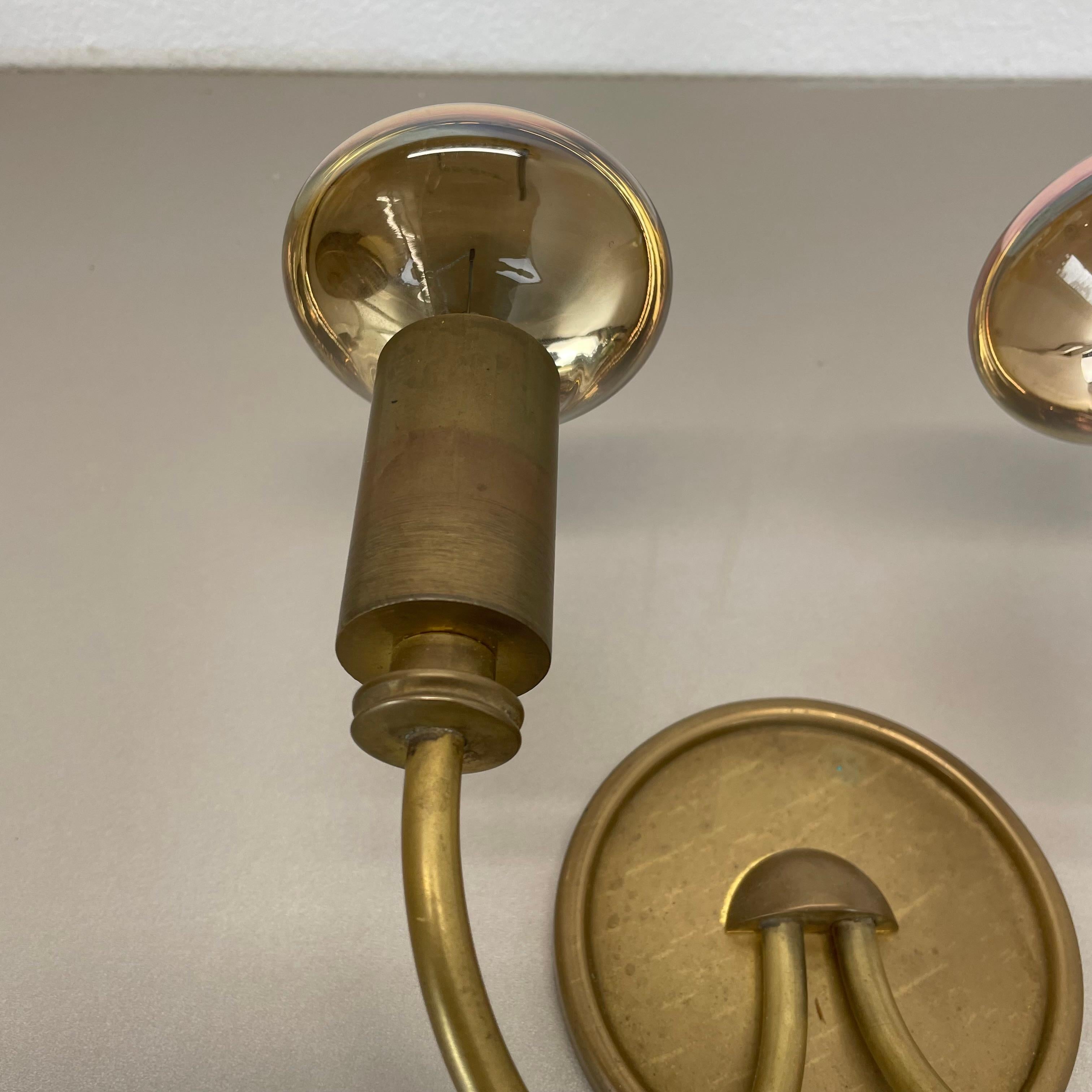 small 2-lights Modernist Brass Floral Theatre Wall Light Sconce, France, 1950s For Sale 4
