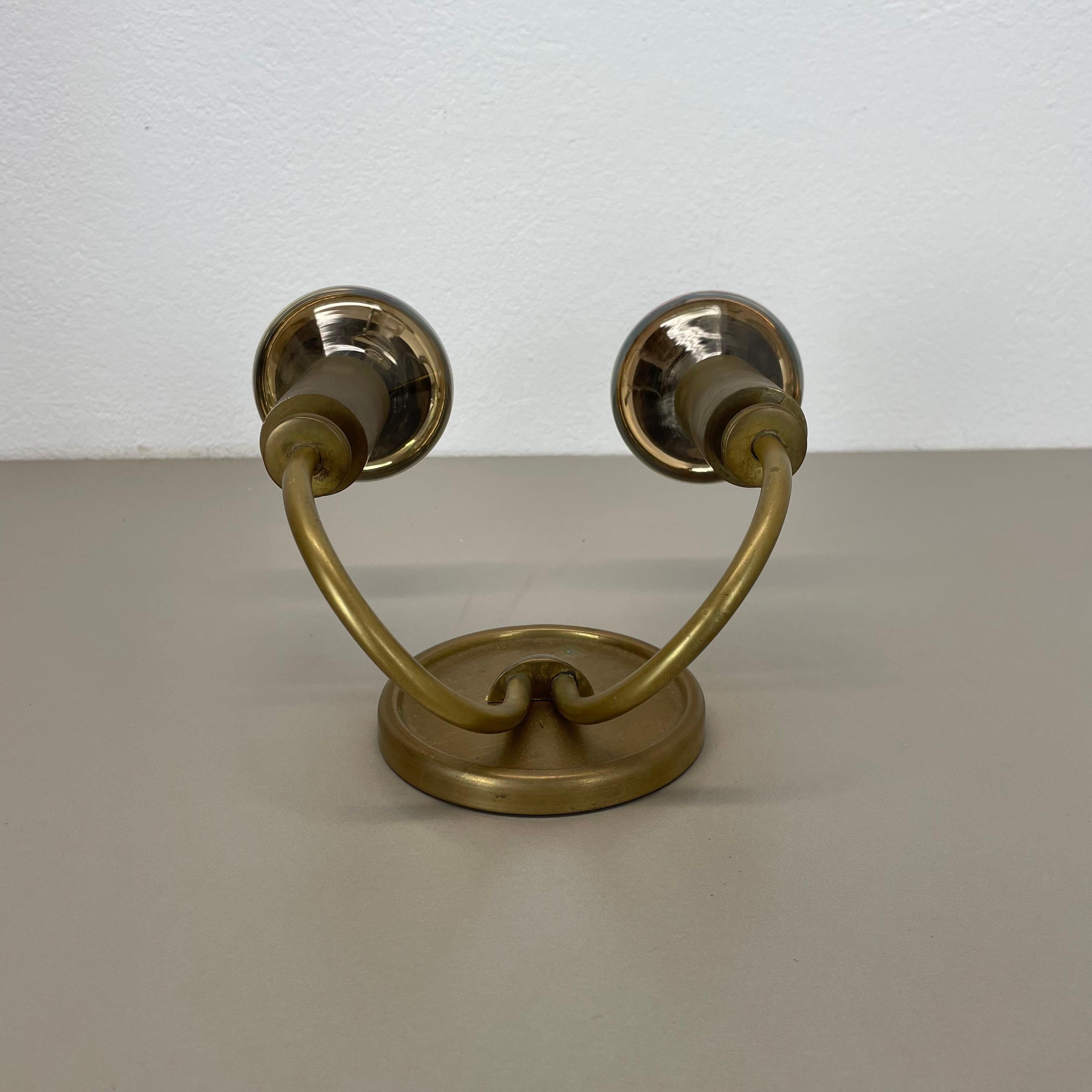 small 2-lights Modernist Brass Floral Theatre Wall Light Sconce, France, 1950s For Sale 1