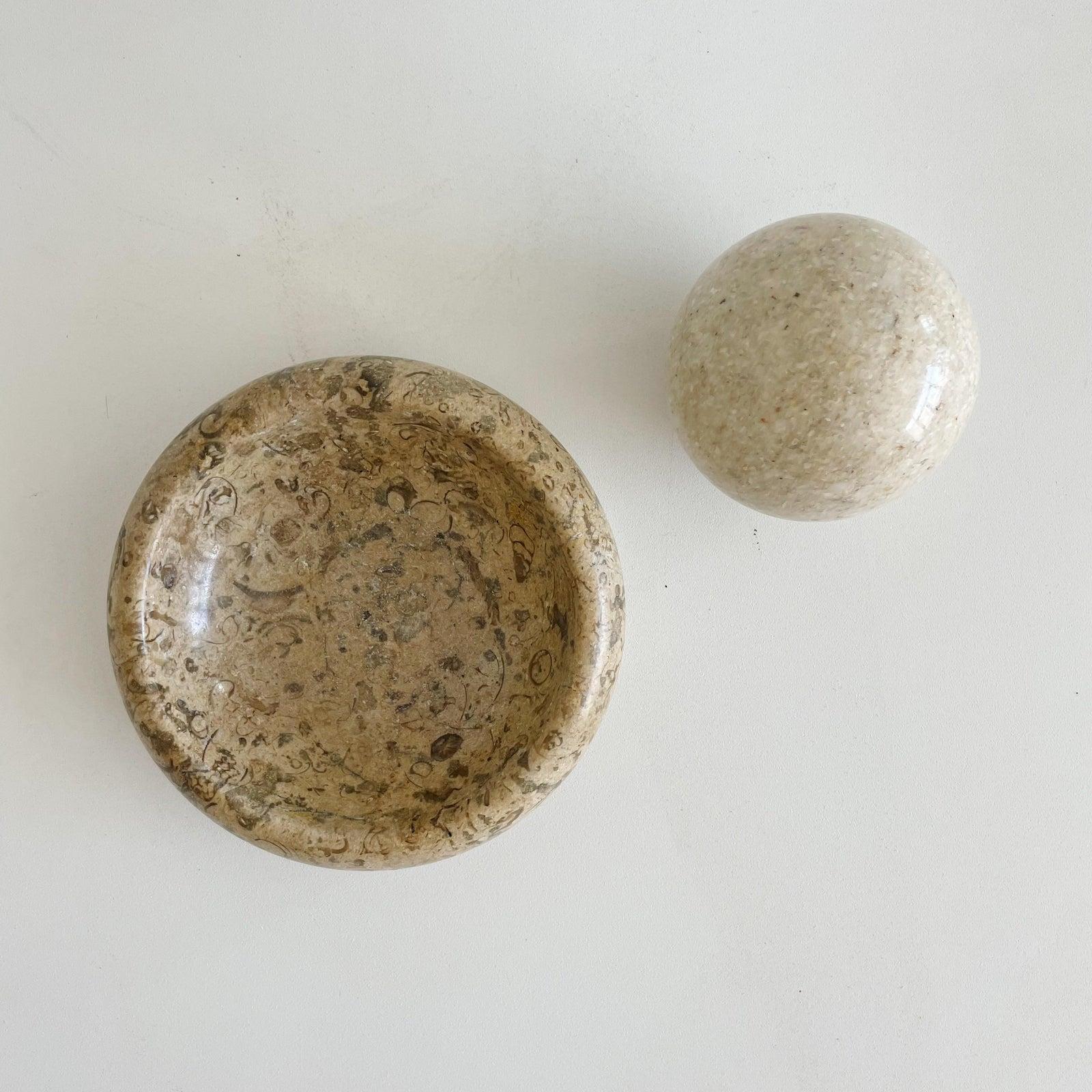 Small vide poche in tan and brown marble with decorative ball accessory. Unsigned.
