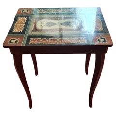  Petite table d'appoint en marqueterie du 20e siècle avec compartiment pour bijoux et boîte à musique