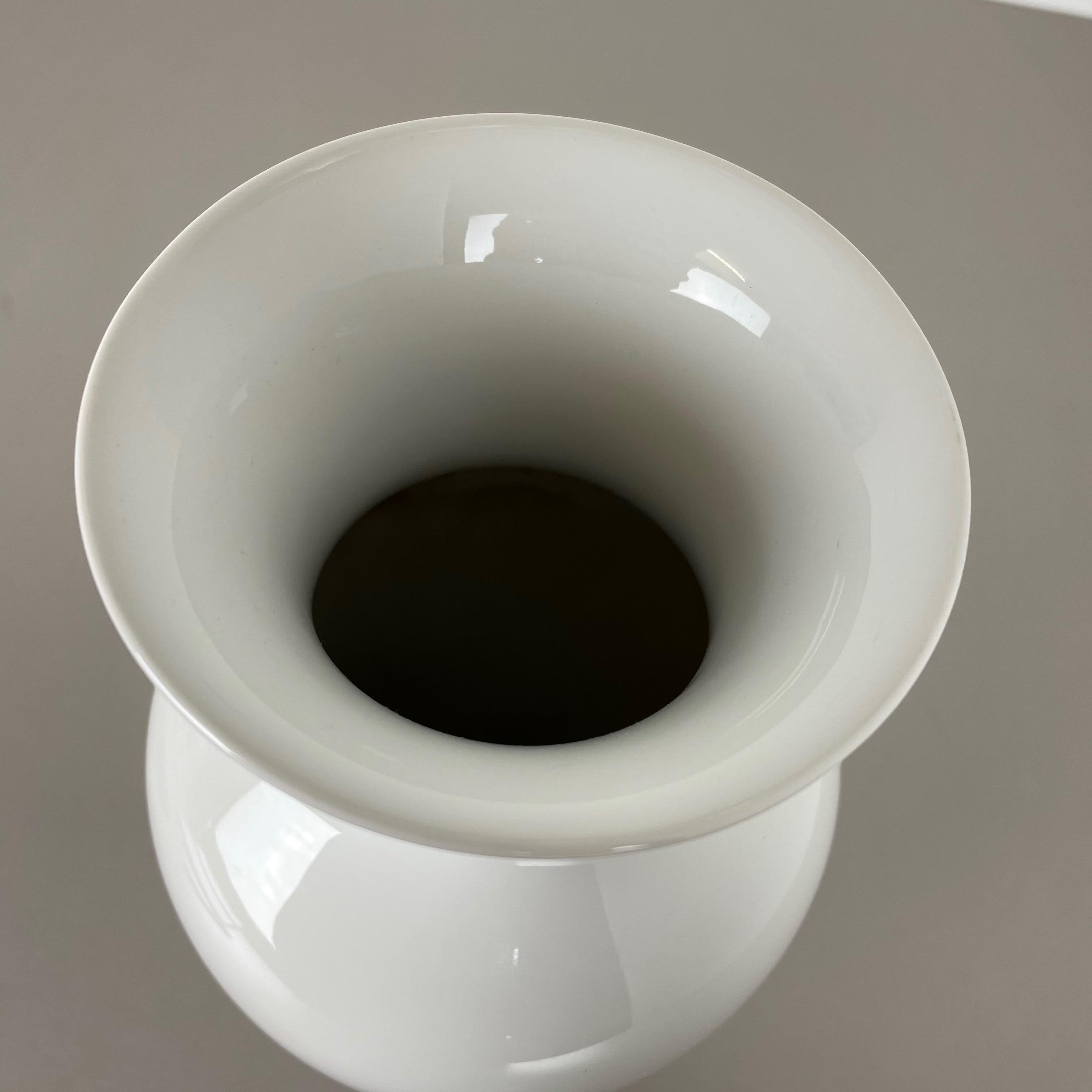 Small Op Art Vase Porcelain German Vase by KPM Berlin Ceramics, Germany, 1960 For Sale 2