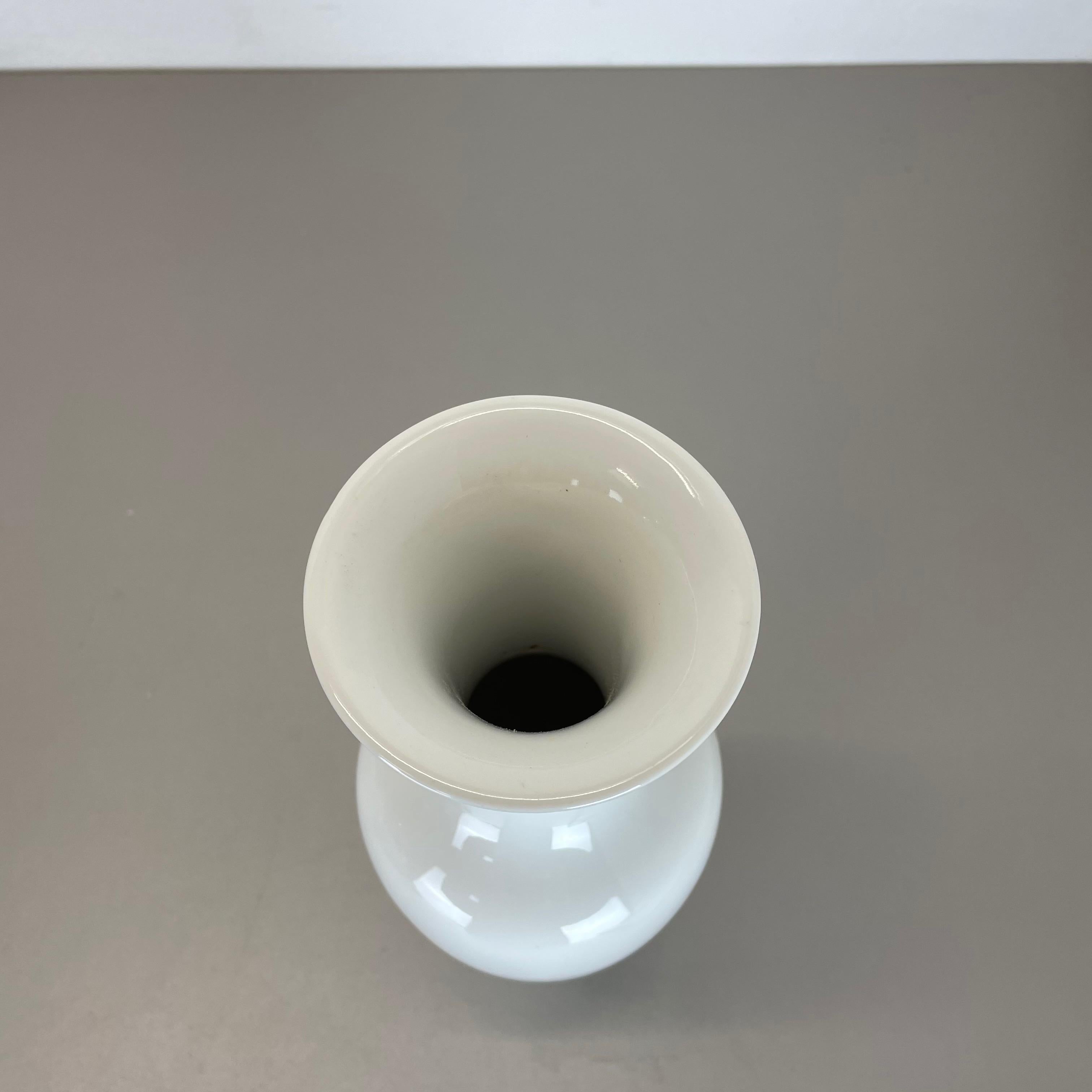 Small Op Art Vase Porcelain German Vase by KPM Berlin Ceramics Germany 1960 For Sale 3