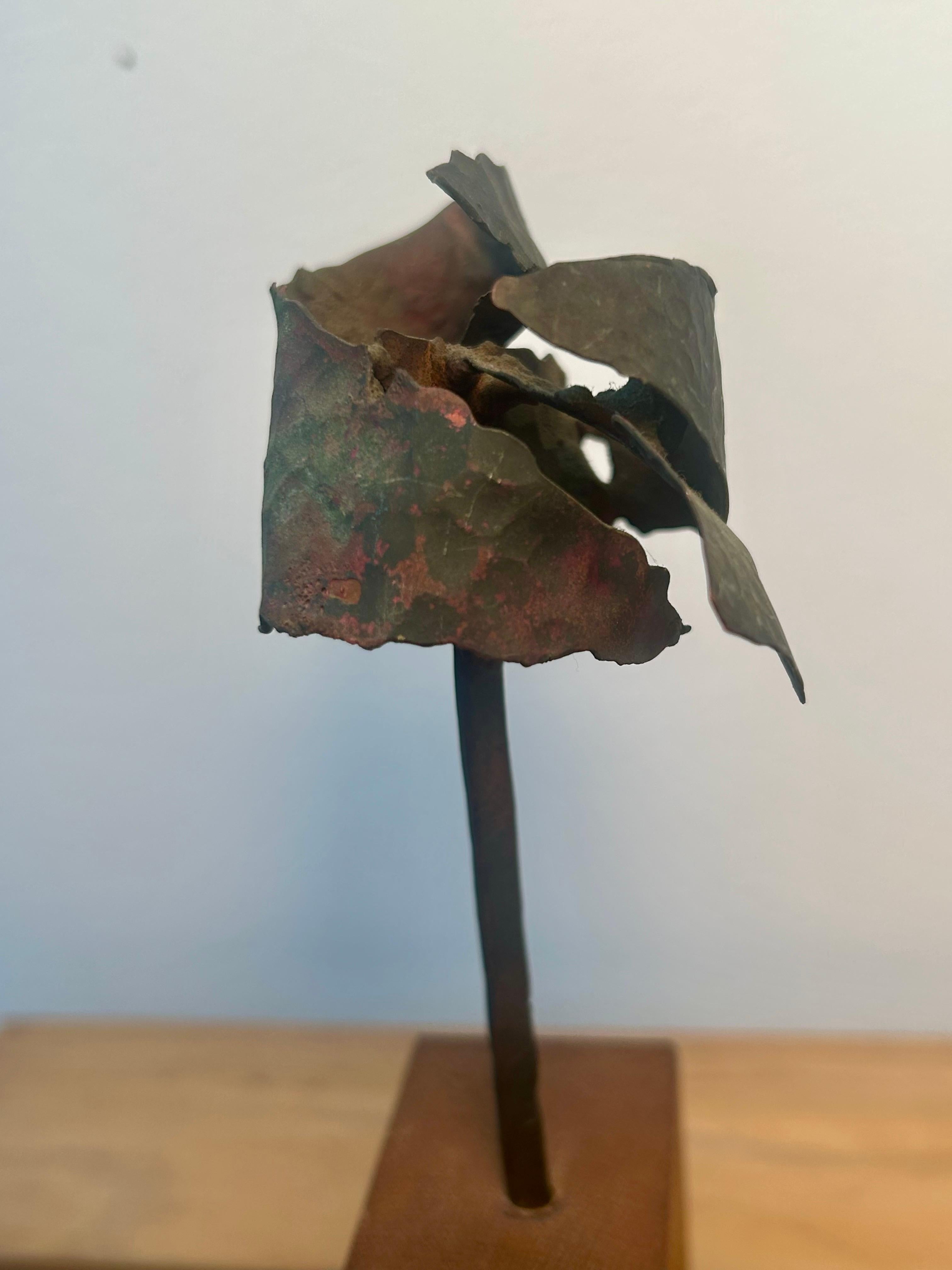 Petite sculpture abstraite en bronze en vente 2