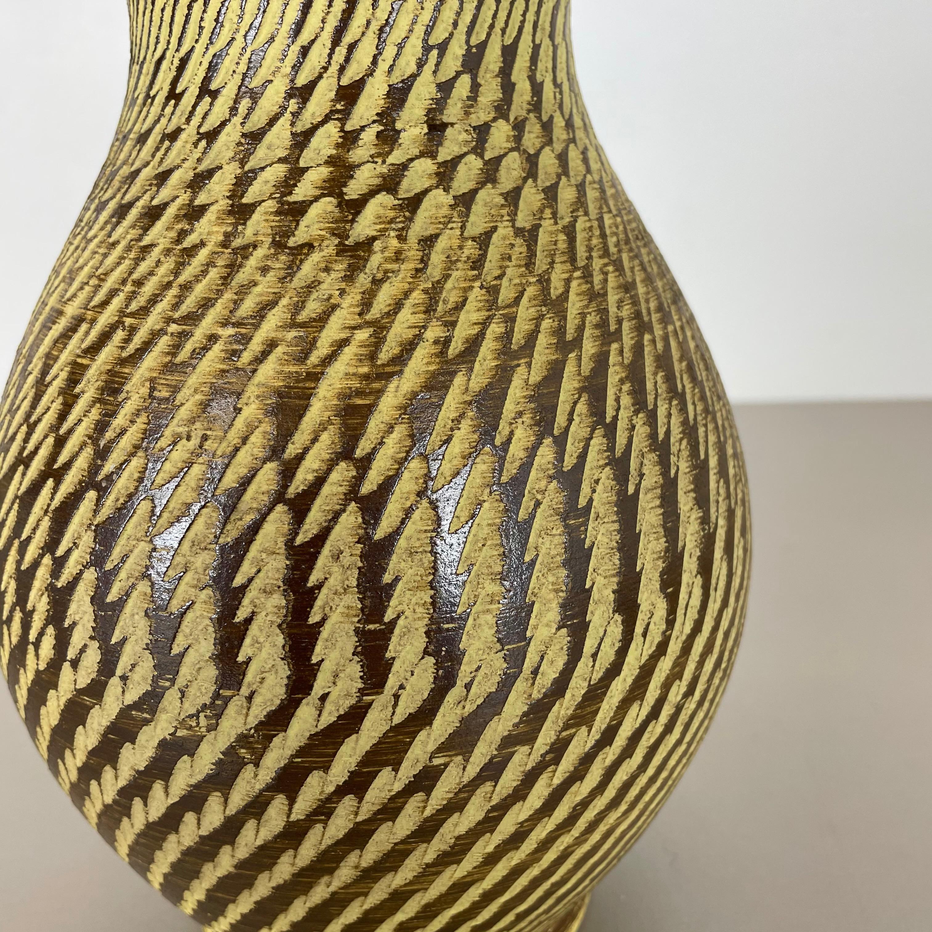 Piccolo vaso astratto in ceramica di Dümmler e Breiden, Germania, anni '50 in vendita 4