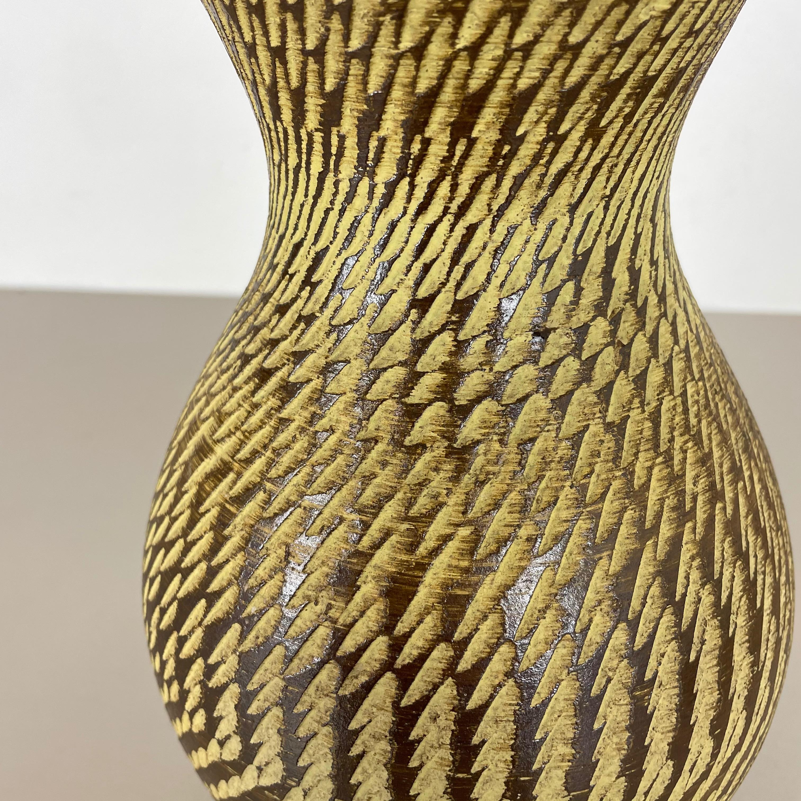 Piccolo vaso astratto in ceramica di Dümmler e Breiden, Germania, anni '50 in vendita 6