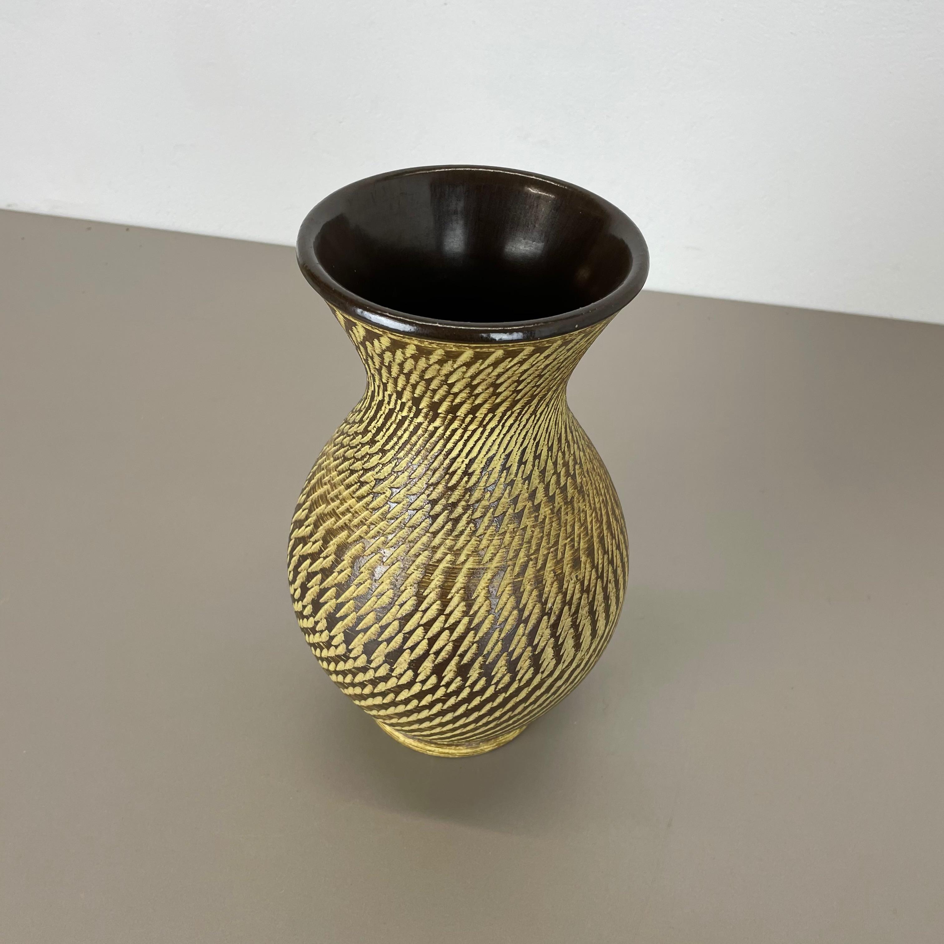 Piccolo vaso astratto in ceramica di Dümmler e Breiden, Germania, anni '50 In condizioni buone in vendita a Kirchlengern, DE