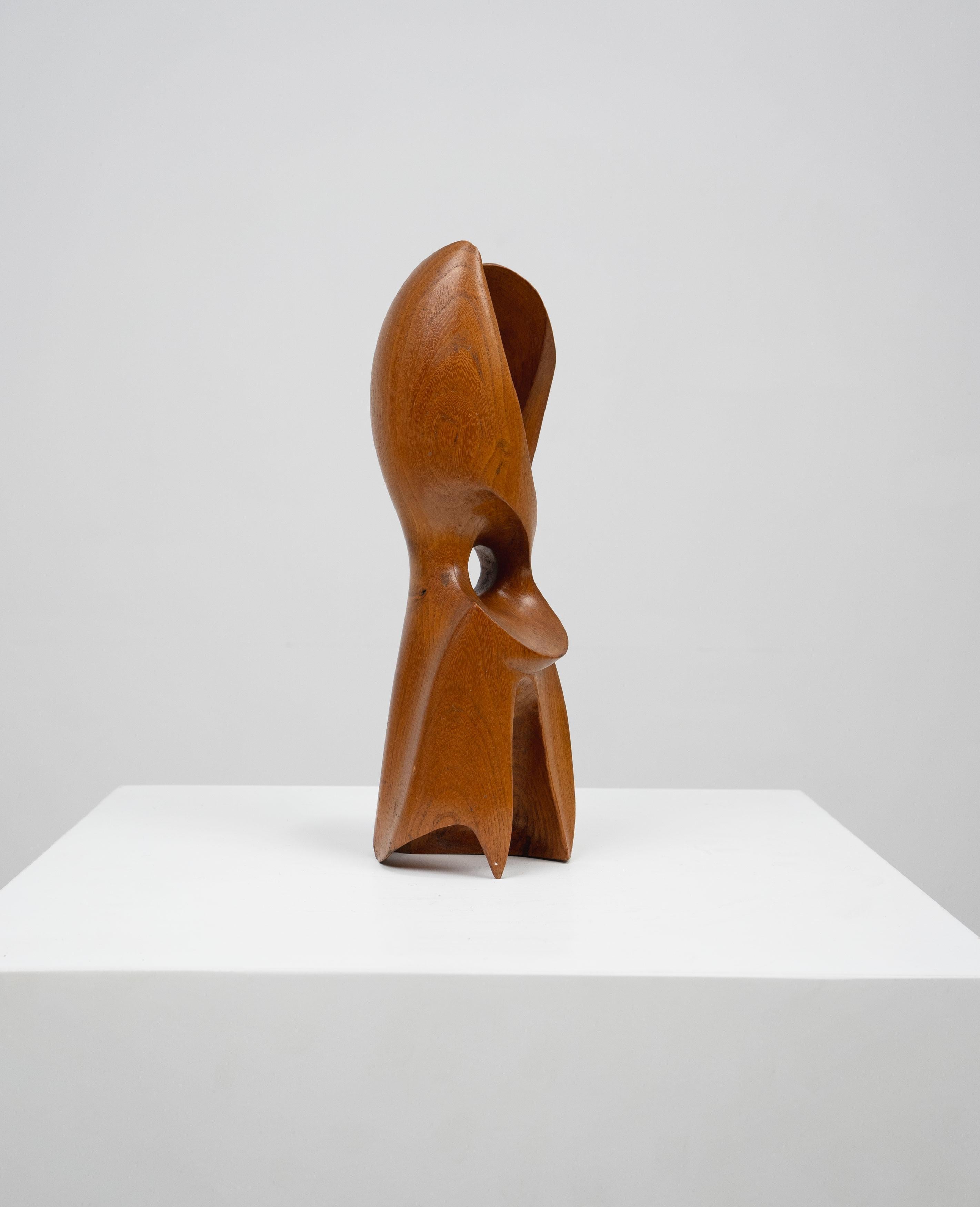 Small Abstract Oak Sculpture, c.1960 In Good Condition For Sale In Surbiton, GB