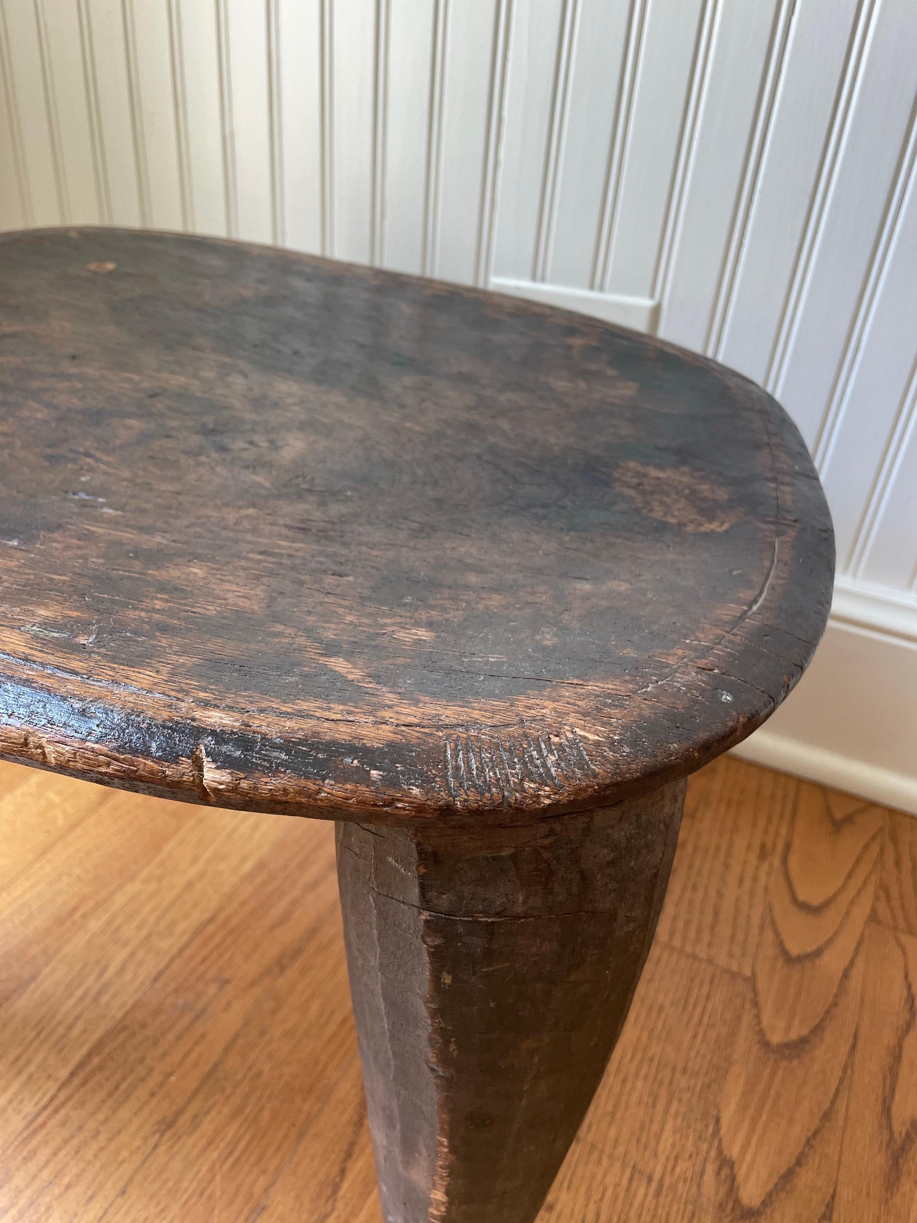 Small African Senufo stool made from one piece of wood In Good Condition For Sale In Winnetka, IL