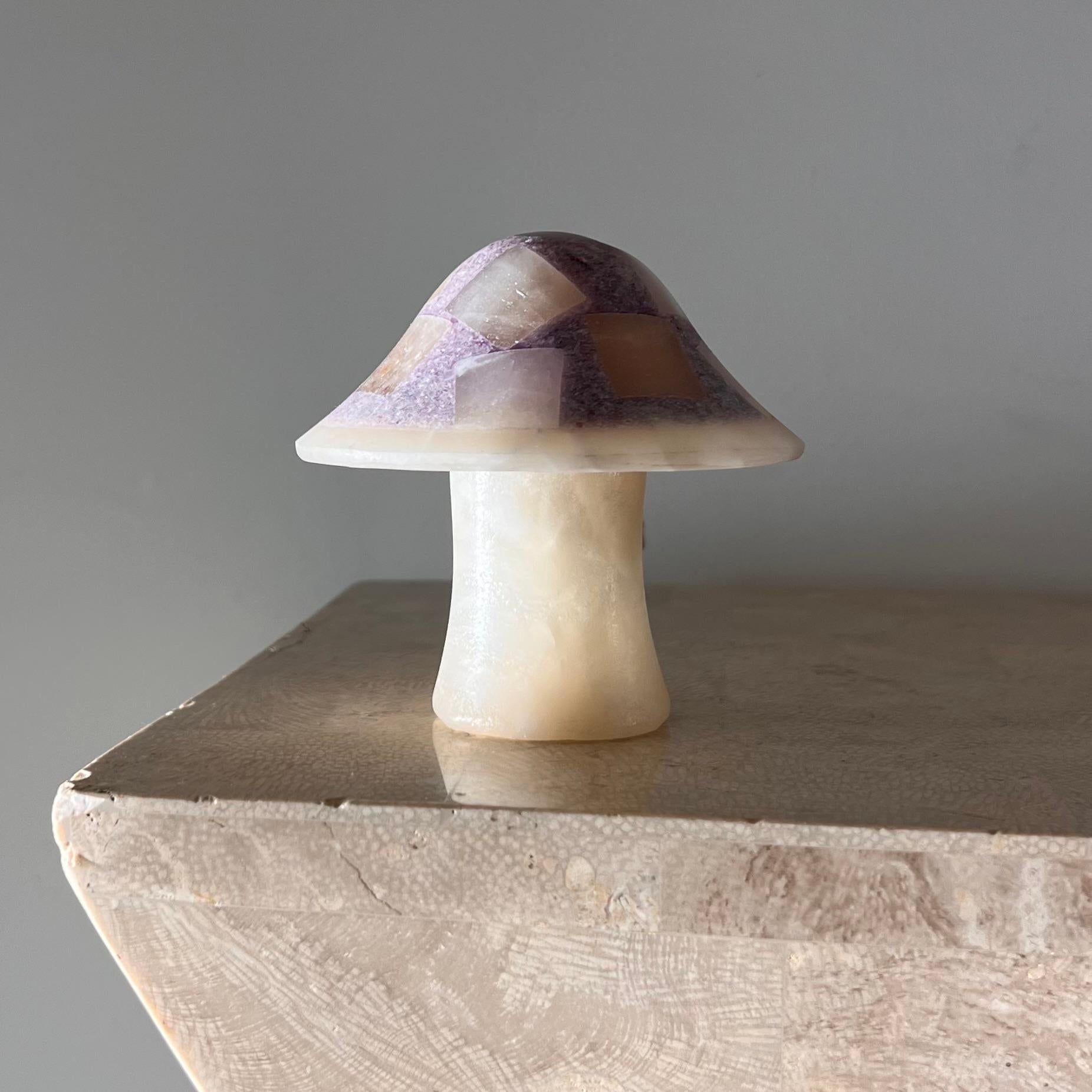 Small alabaster and amethyst mushroom table lamp, late 20th century. 5