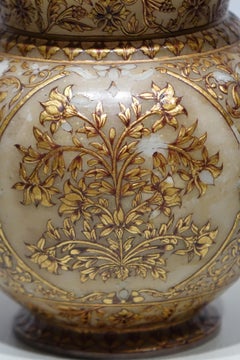 Small alabaster Mughal vase, 19th century