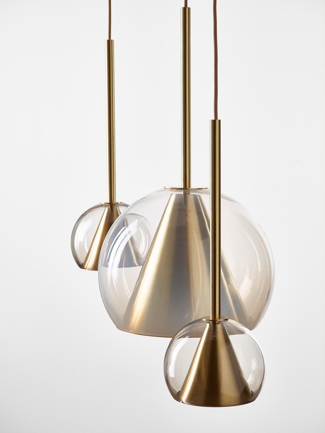 Piccola lampada a sospensione Kono in alabastro bianco di Dechem Studio in vendita 3