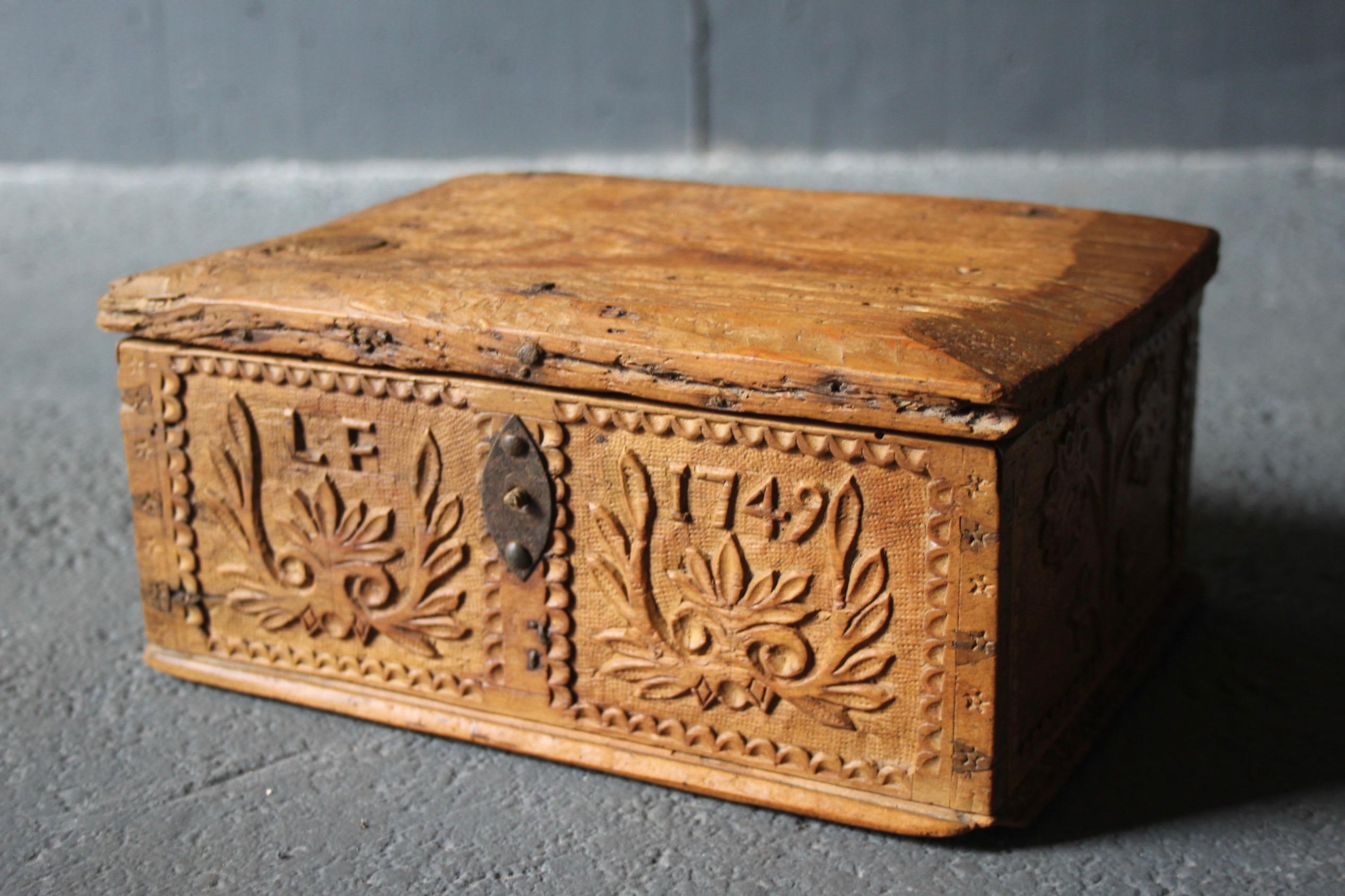 Wood Small Alp, folk art Box
