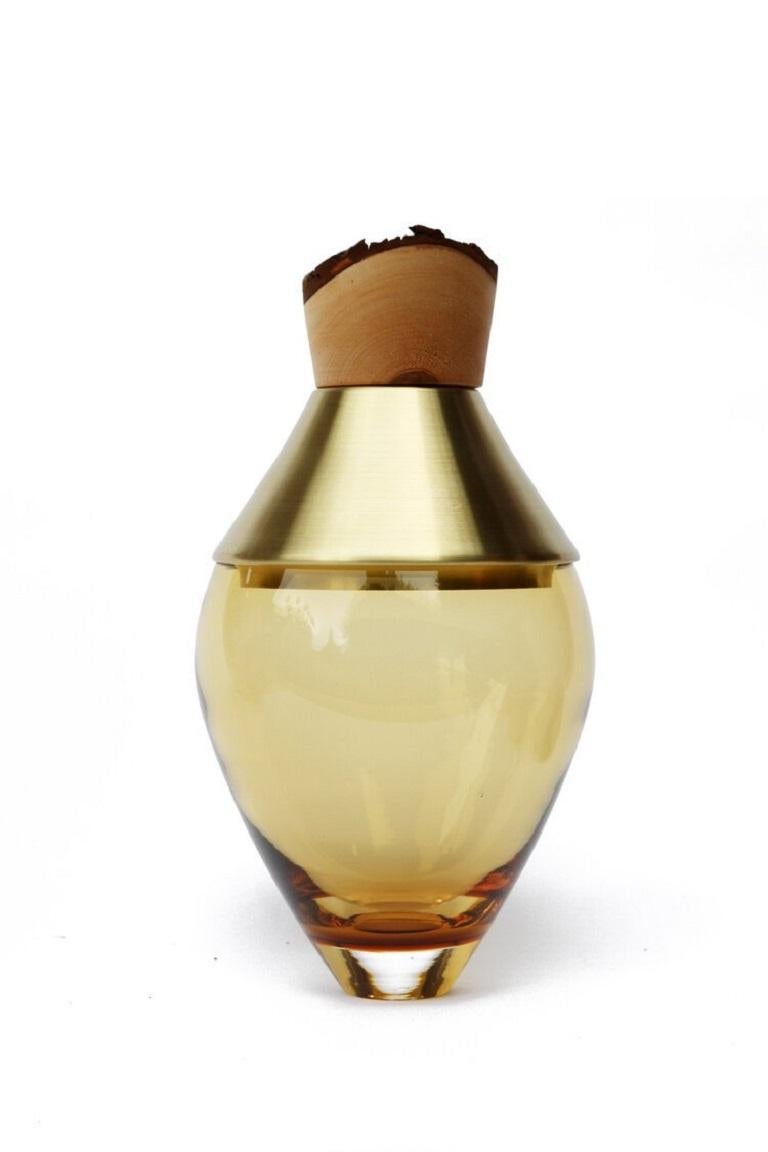 Organique Petit vase d'Inde en ambre et cuivre patiné I, Pia Wüstenberg en vente
