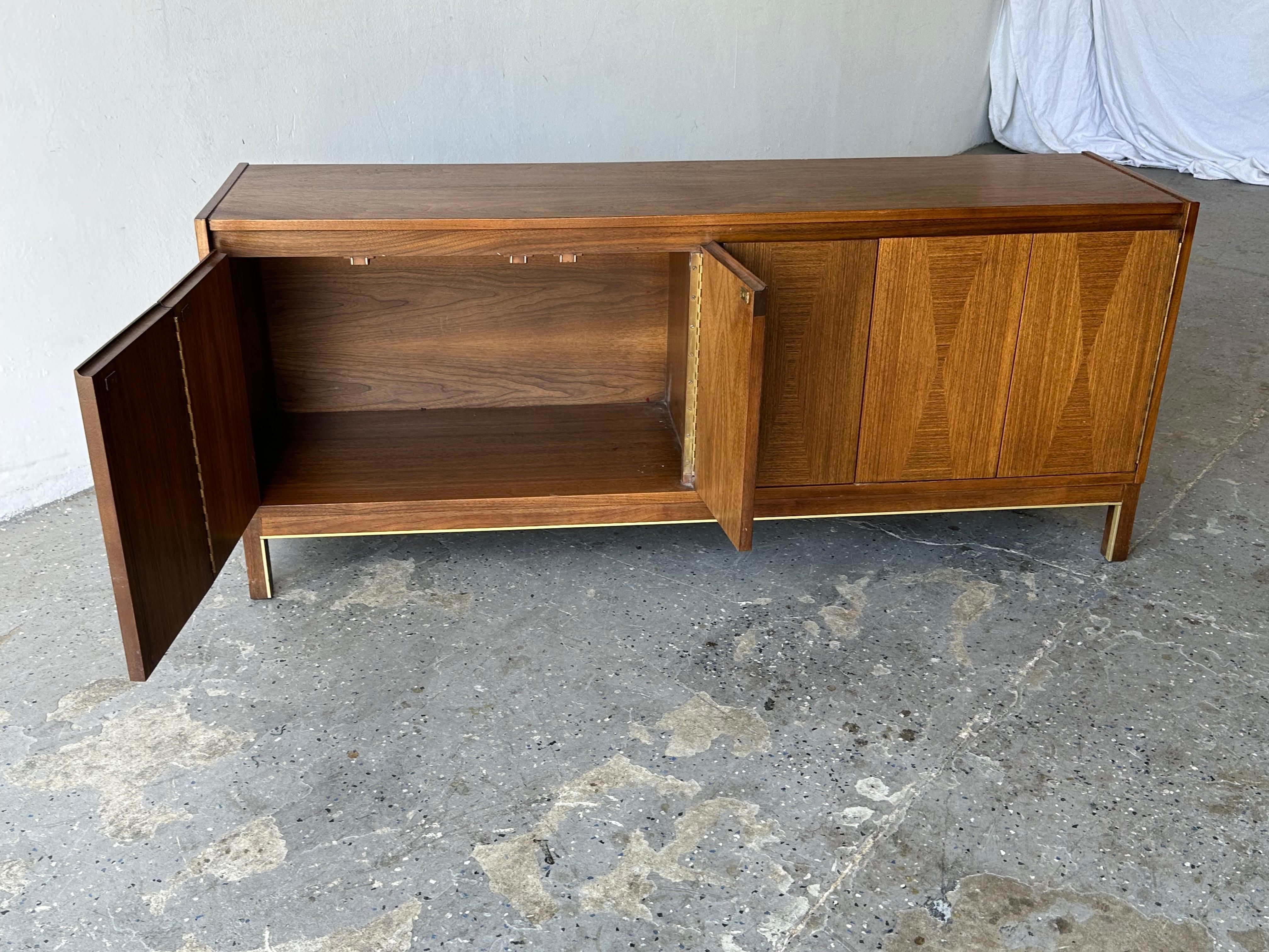Small American of Martinsville Mid-Century Modern Credenza / Media Stand 5