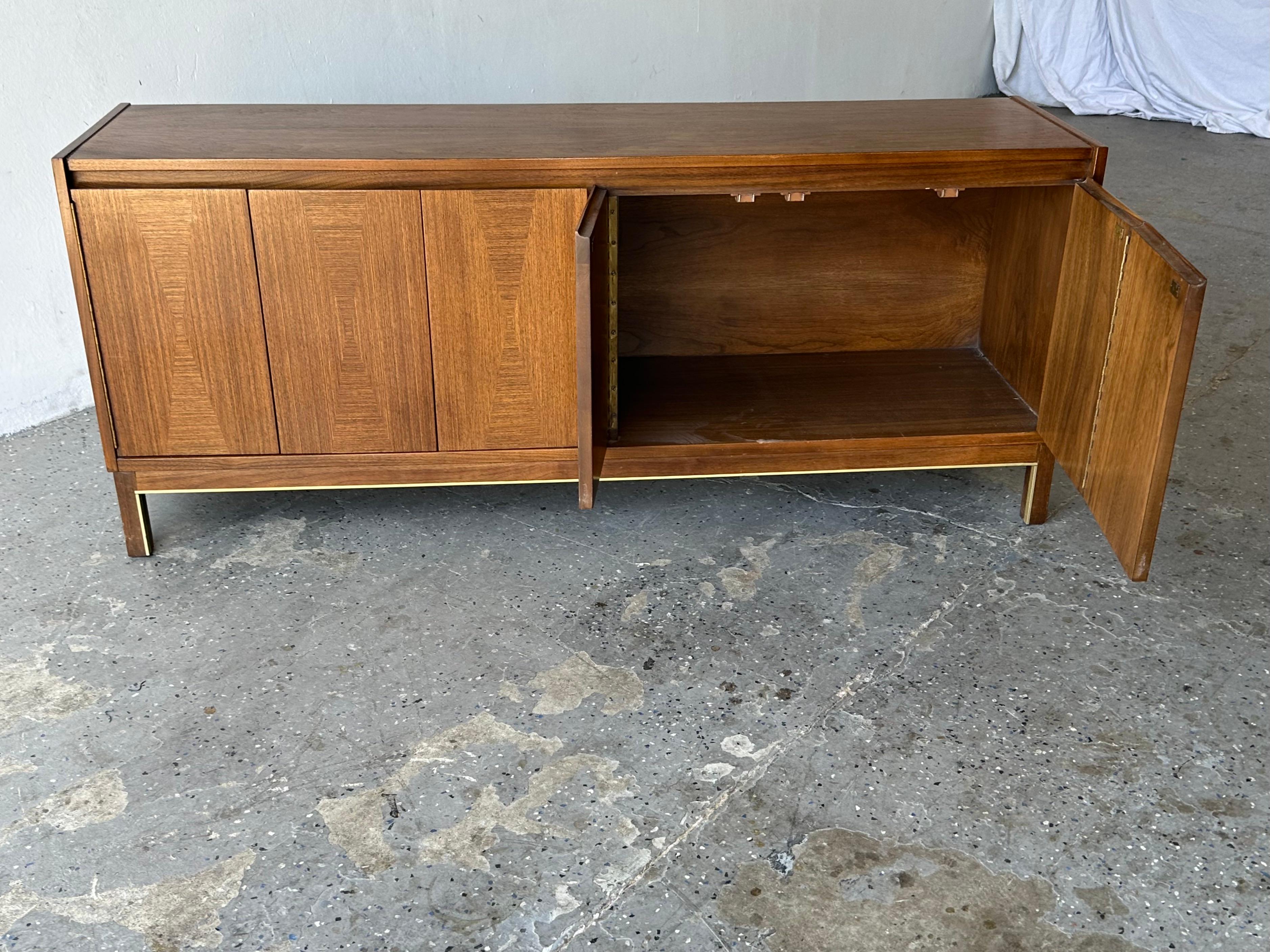 Small American of Martinsville Mid-Century Modern Credenza / Media Stand 6