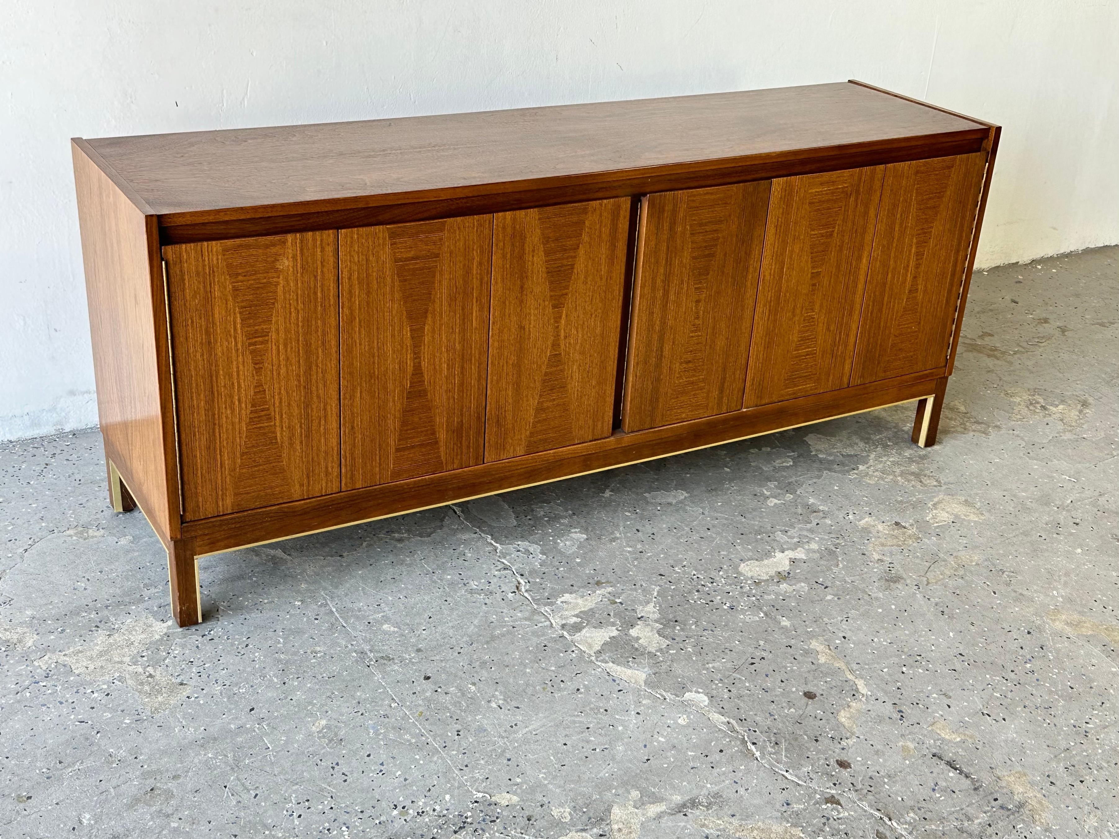 Small American of Martinsville Mid-Century Modern Credenza / Media Stand 7