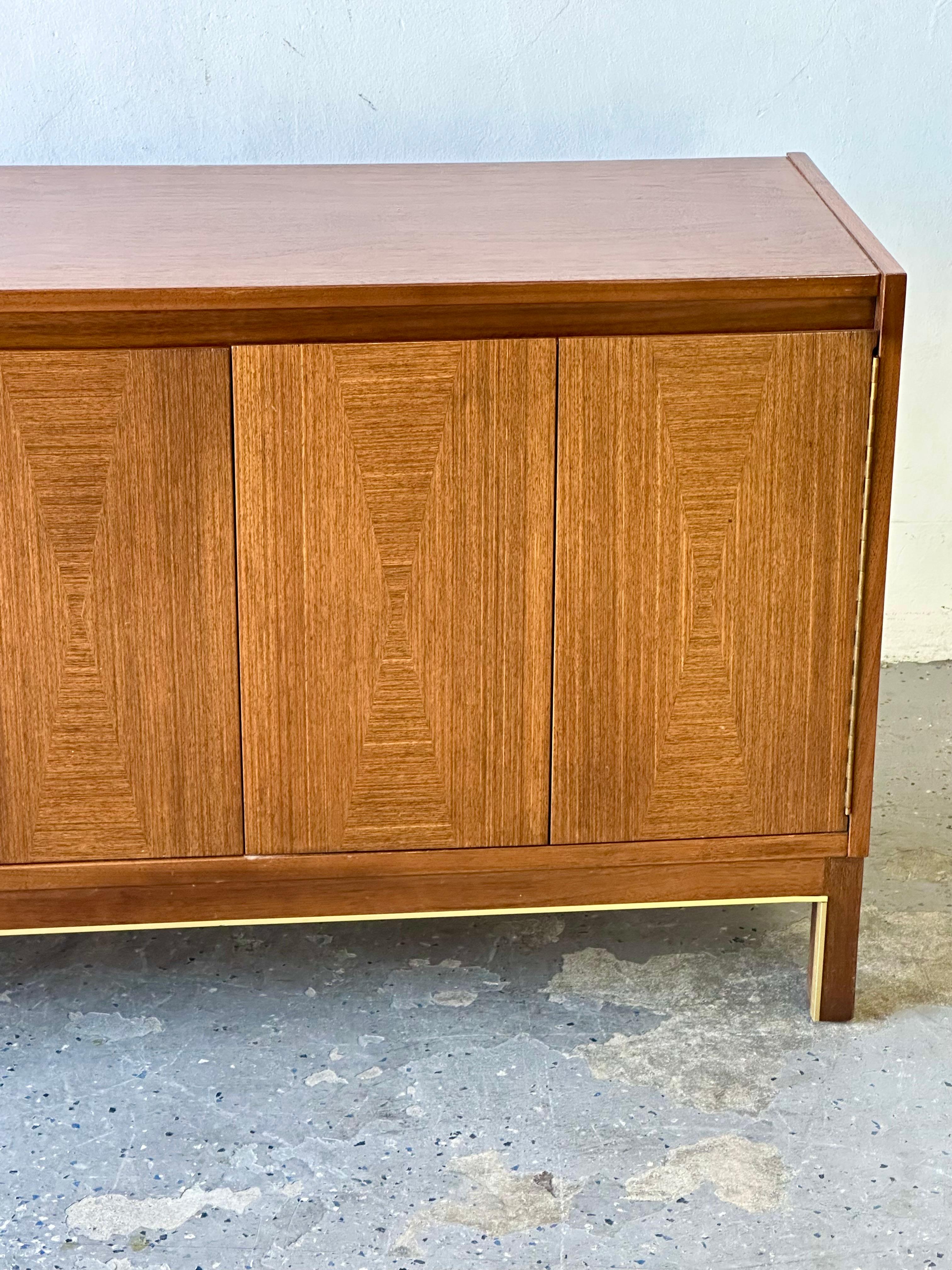 Small American of Martinsville Mid-Century Modern Credenza / Media Stand 9