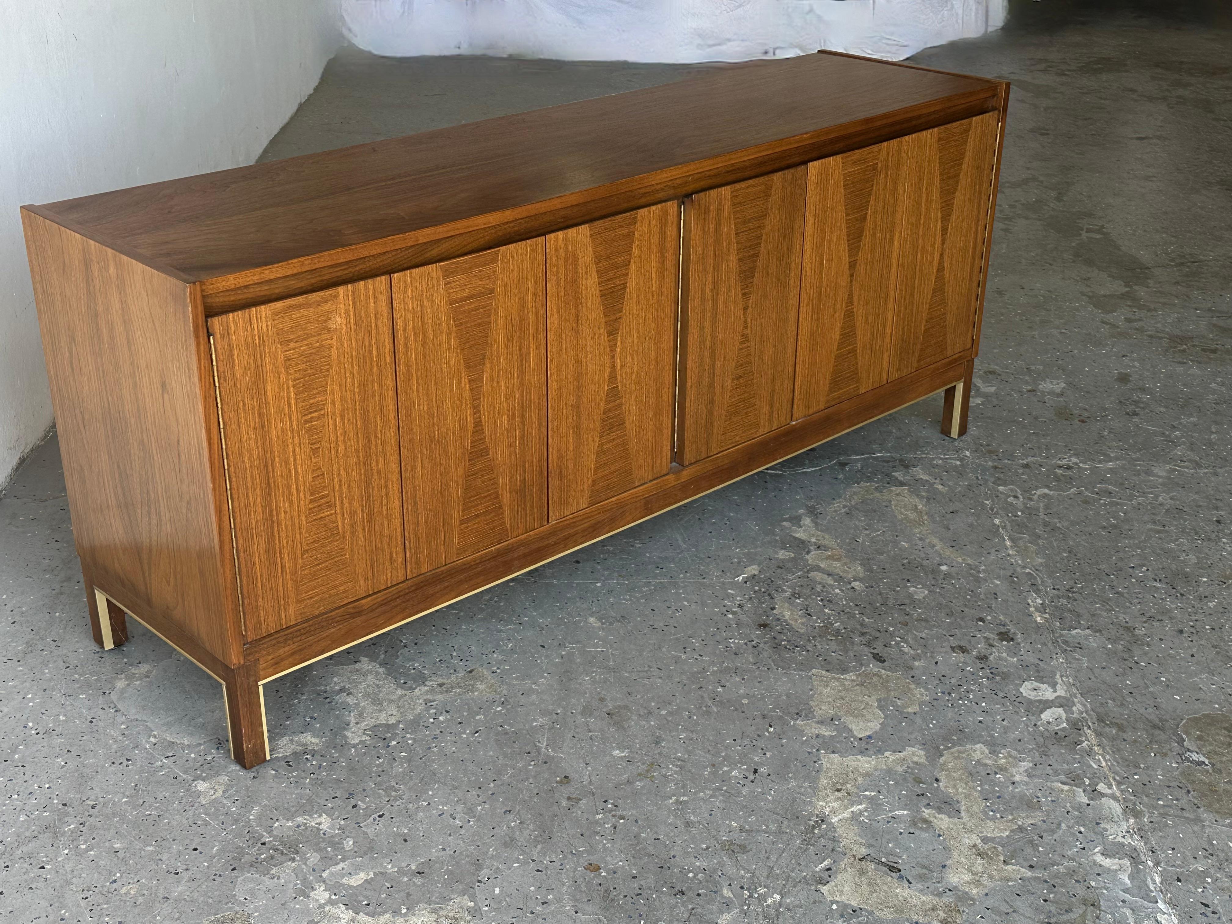 Mid-20th Century Small American of Martinsville Mid-Century Modern Credenza / Media Stand