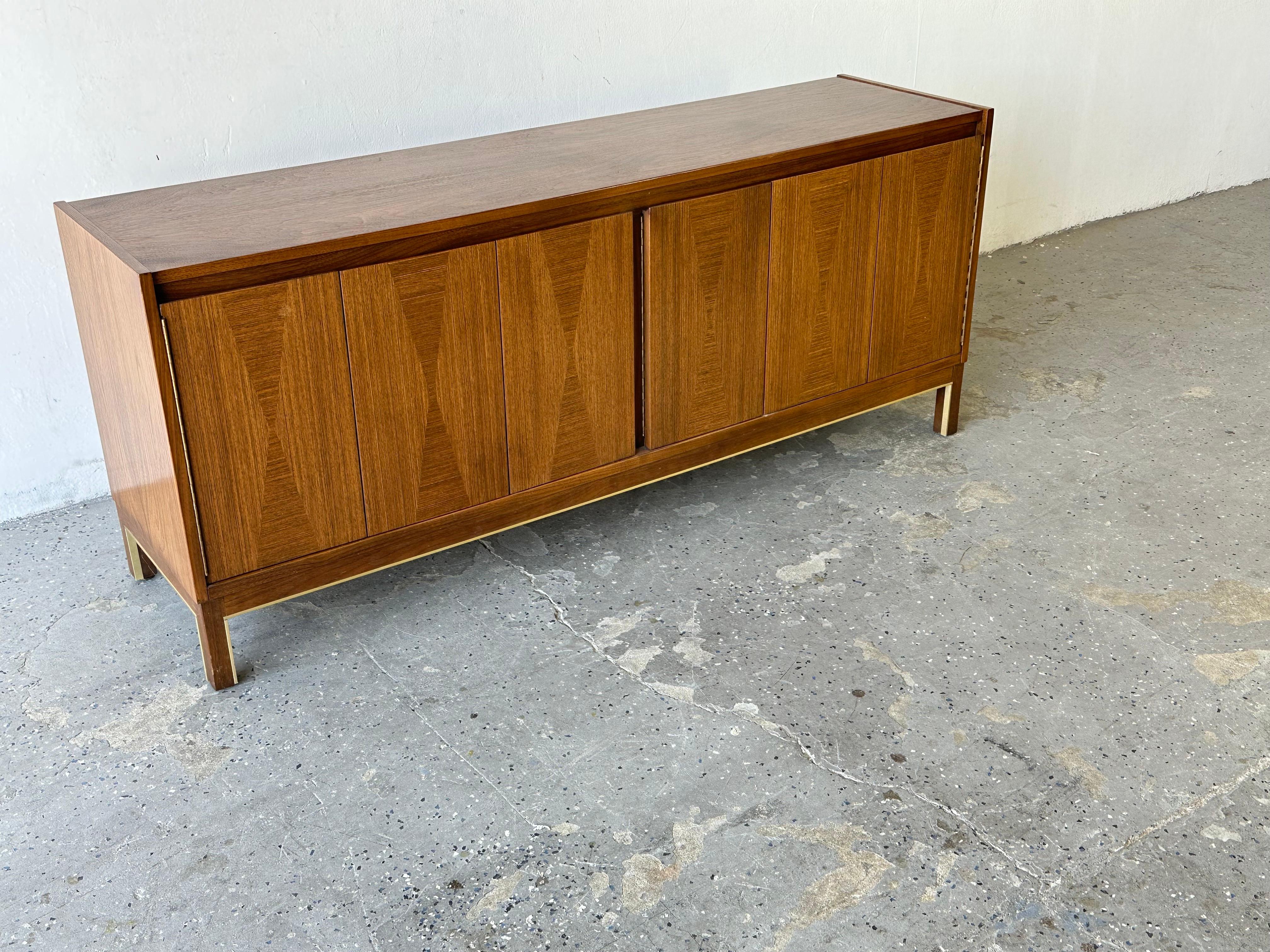 Small American of Martinsville Mid-Century Modern Credenza / Media Stand 1