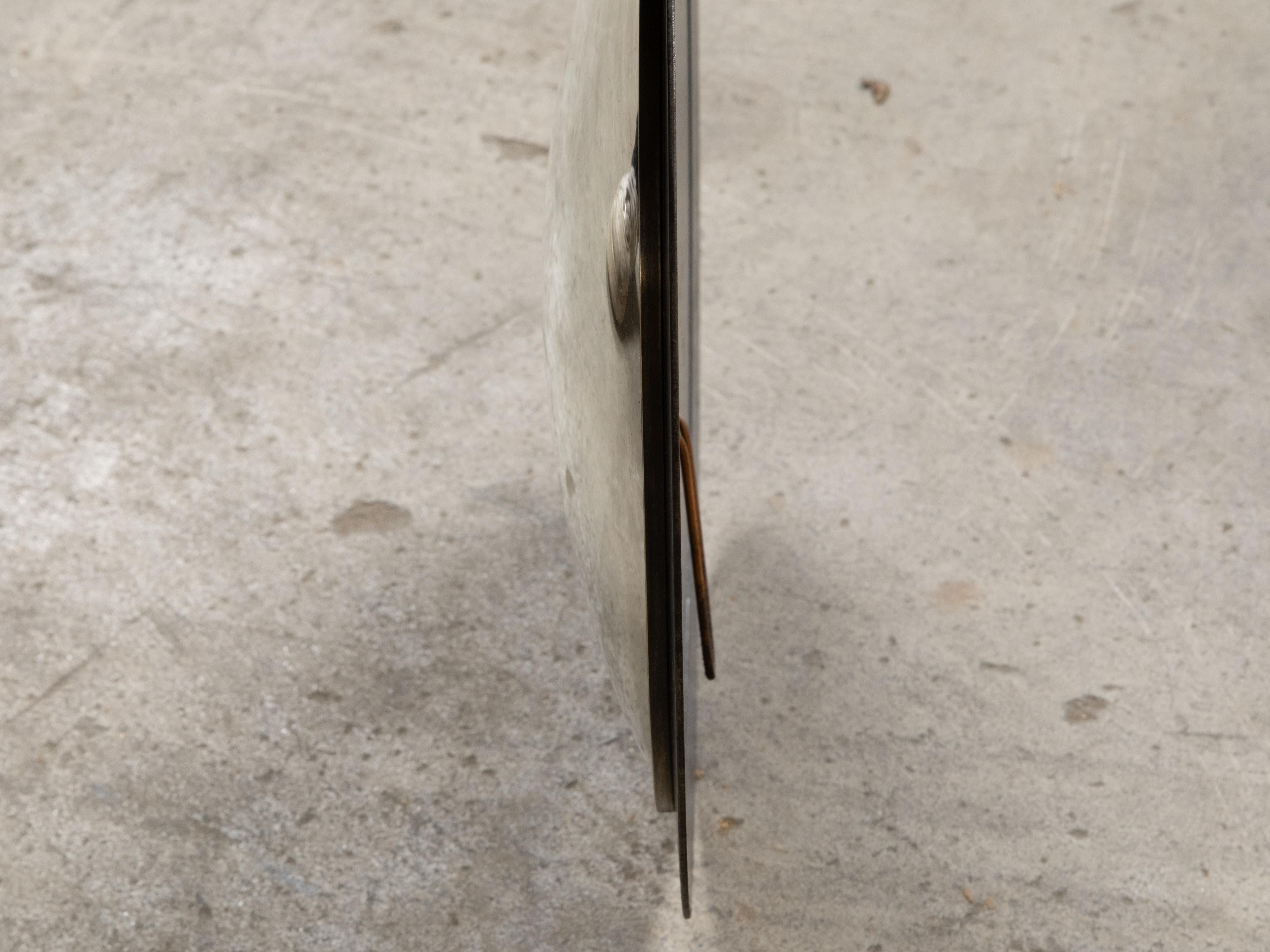 Petit miroir convexe américain vintage avec cadre métallique circulaire noir en vente 3