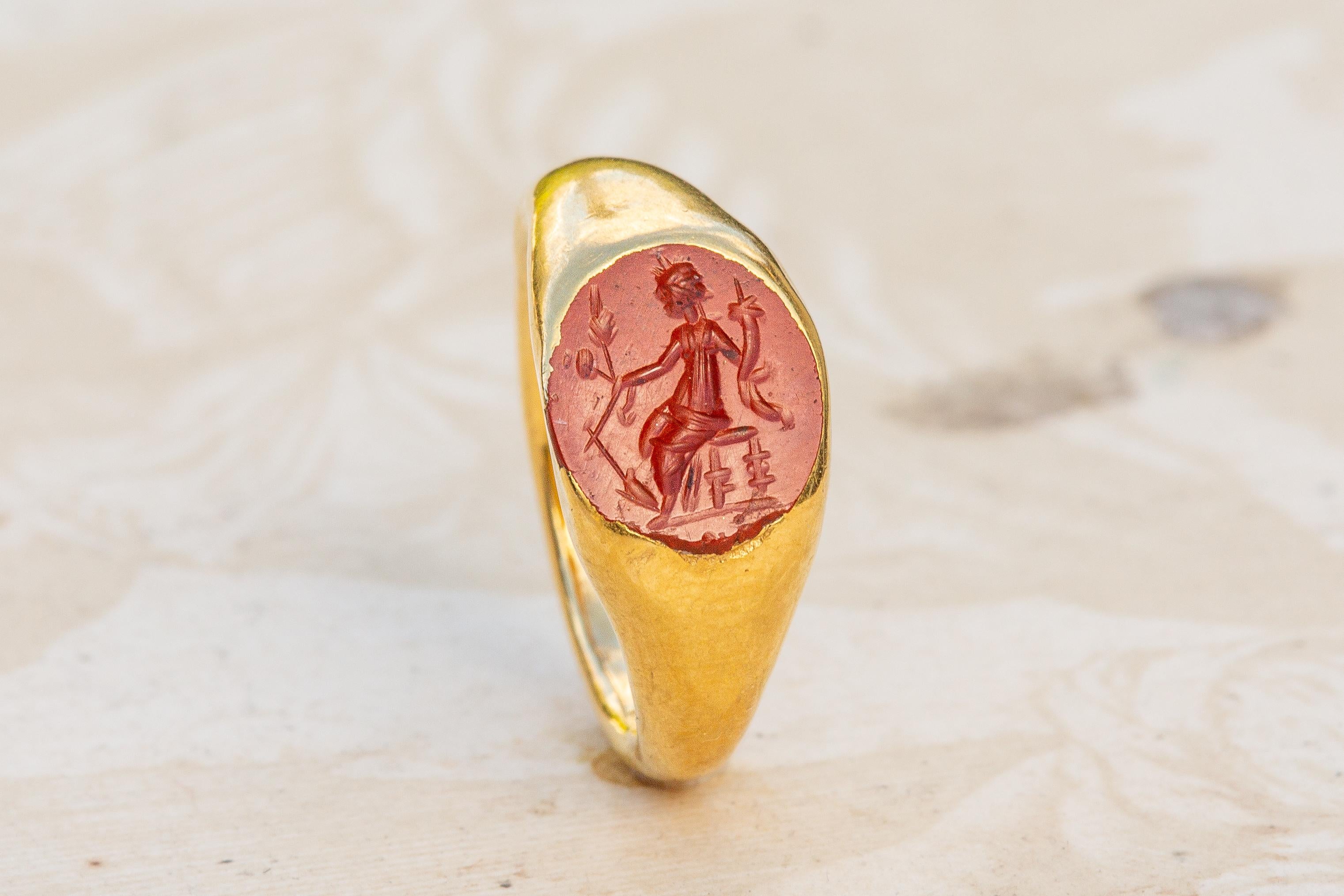 Small Ancient Roman Fortuna Intaglio Ring Engraved Jasper Antique Signet Ring 3