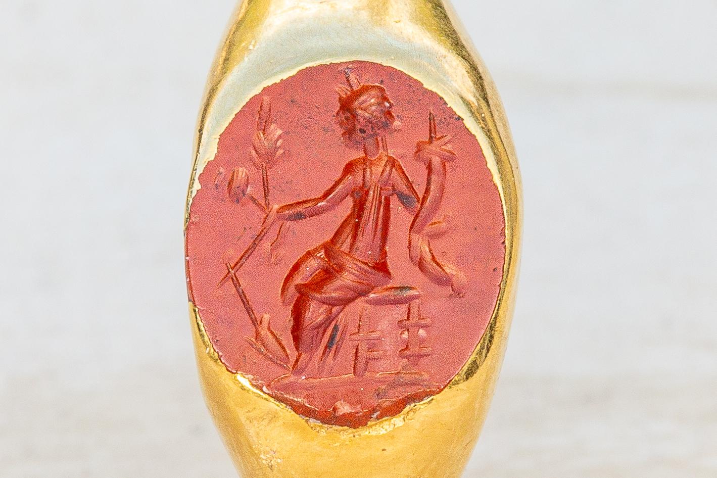 Small Ancient Roman Fortuna Intaglio Ring Engraved Jasper Antique Signet Ring  3