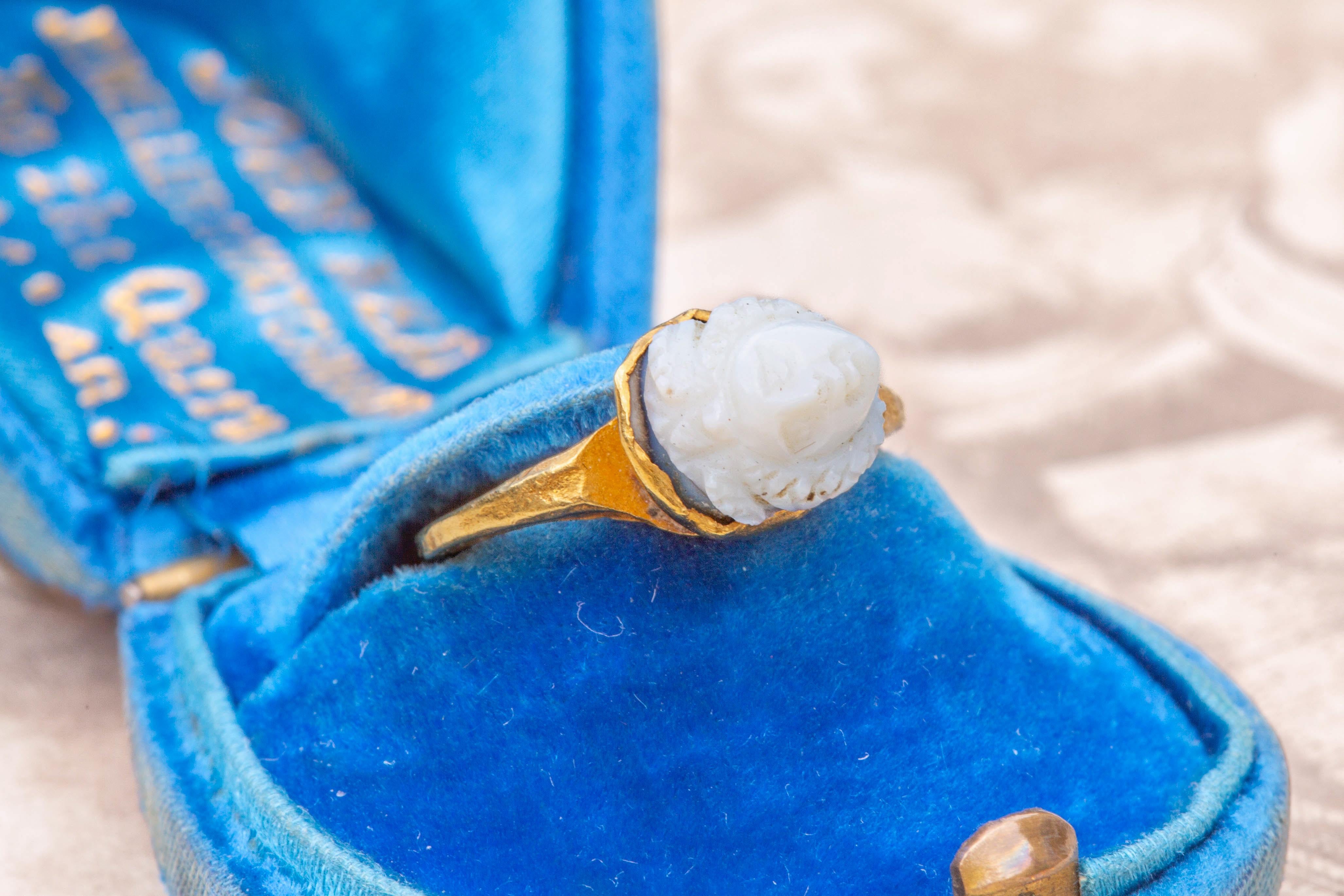 Classical Roman Small Ancient Roman Medusa Carved Cameo Gold Ring 2nd Century Gem Carving For Sale
