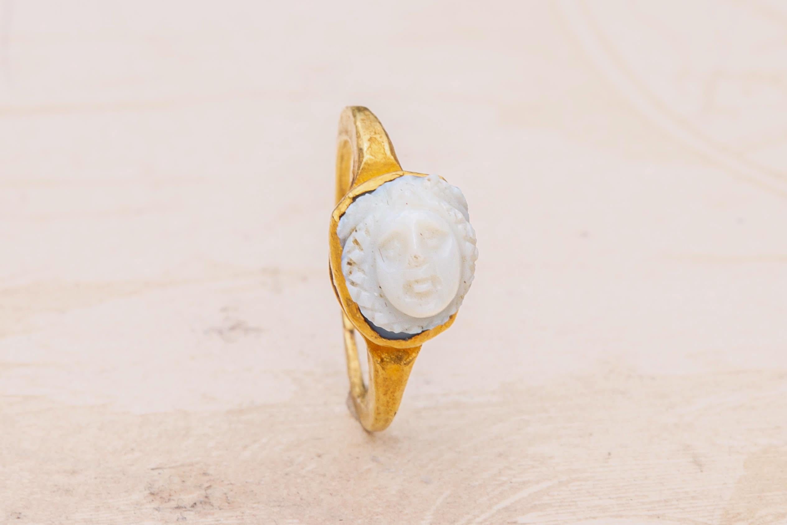 Small Ancient Roman Medusa Carved Cameo Gold Ring 2nd Century Gem Carving For Sale 1